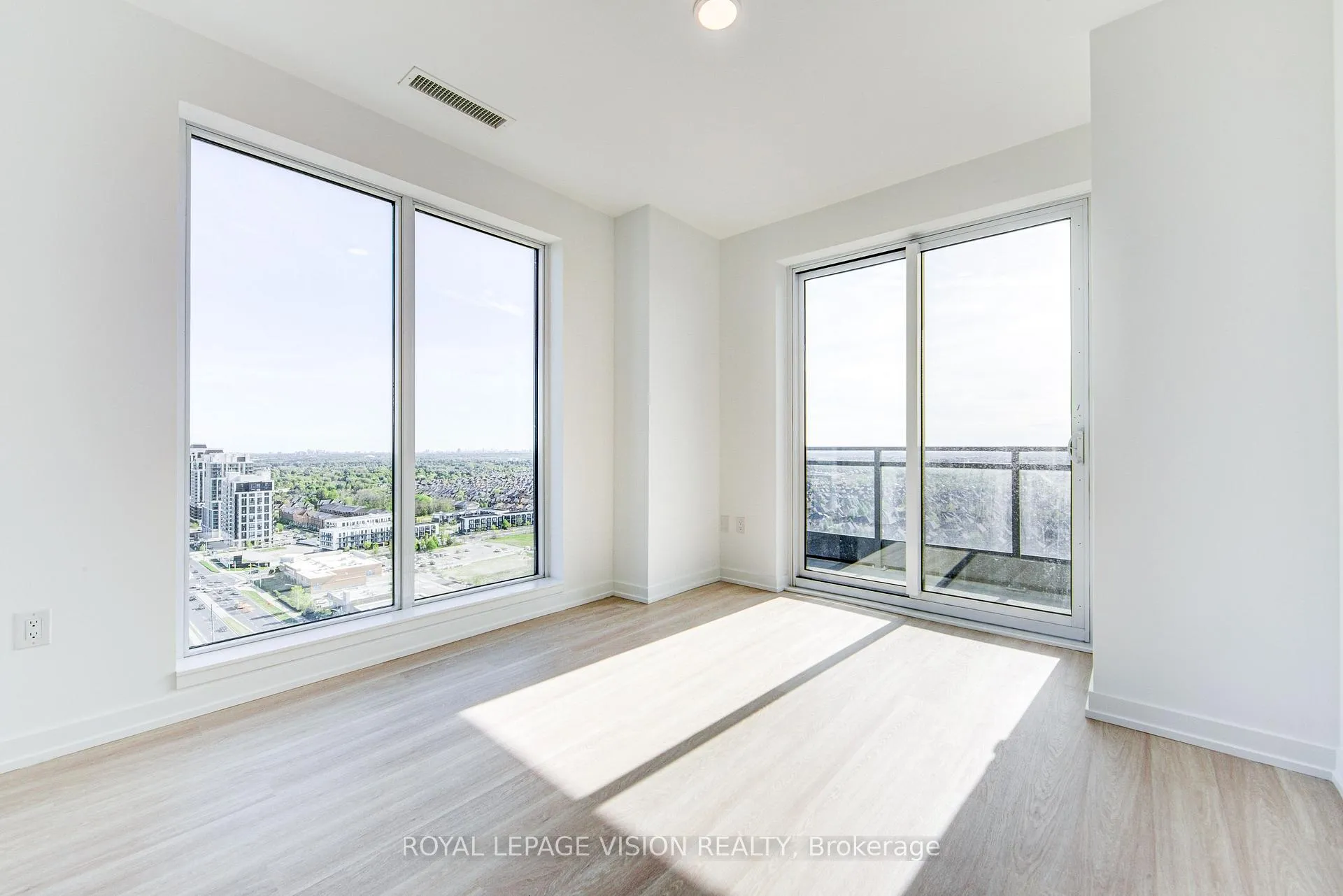 Photo 8 of Unit A-2403, 9763 Markham Road, Markham, Greensborough — HOMEH