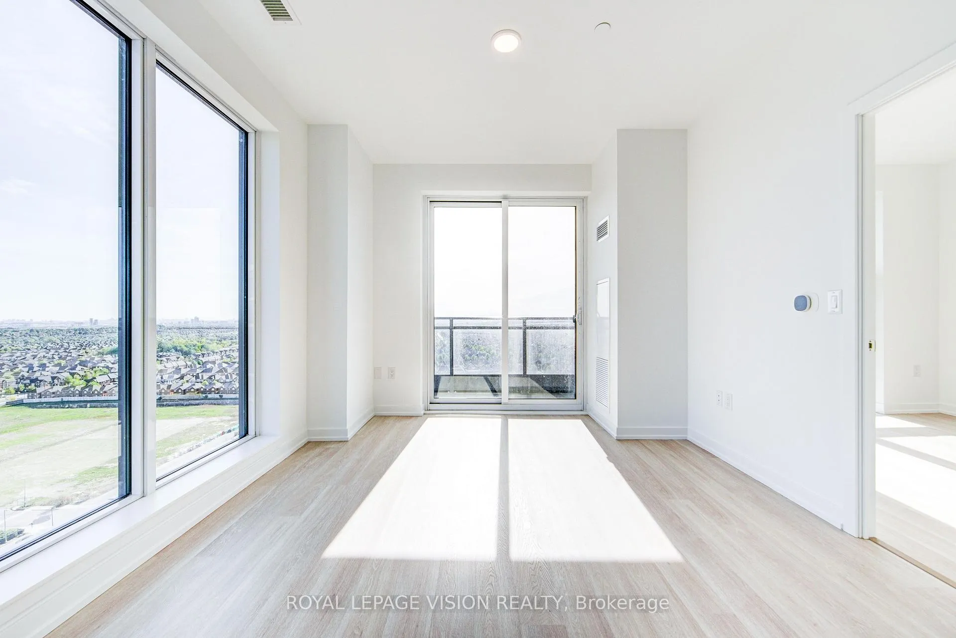 Photo 11 of Unit A-2403, 9763 Markham Road, Markham, Greensborough — HOMEH