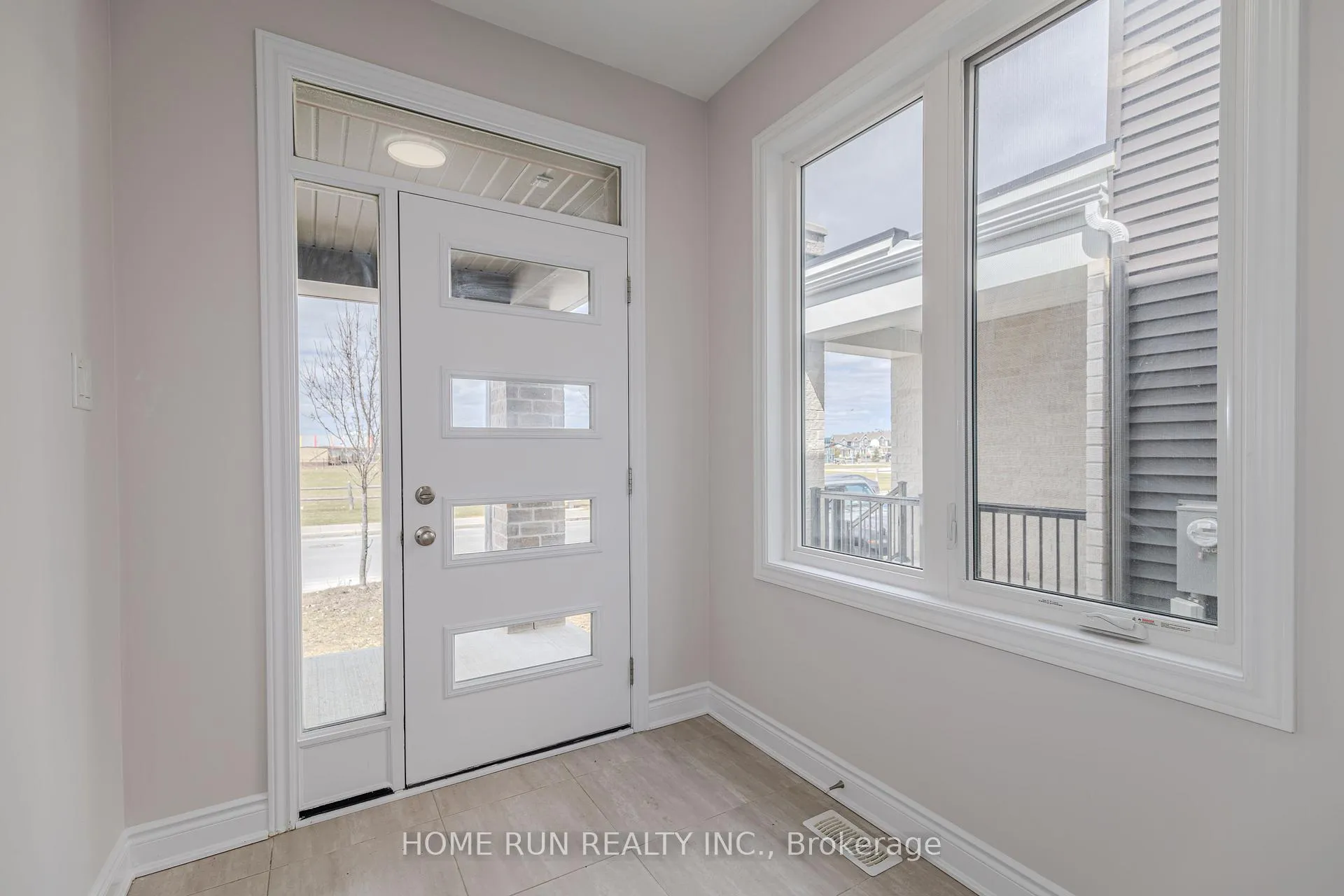 Photo 3 of 914 Rubicon Place, Ottawa, Kanata - Emerald Meadows/Trailwest — HOMEH