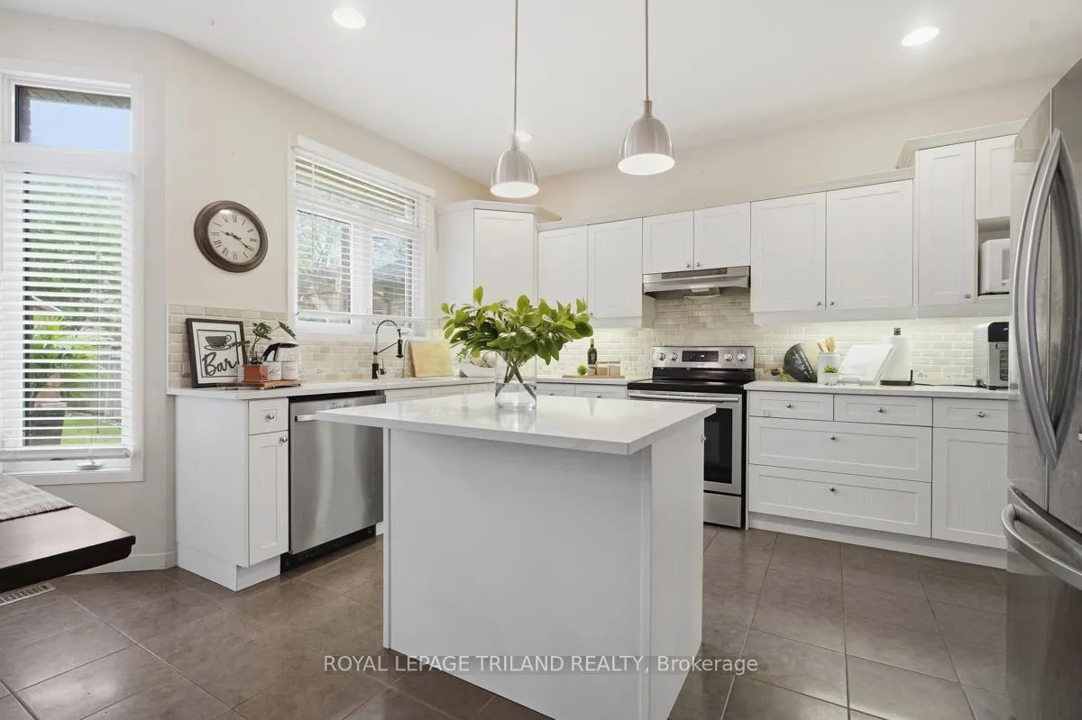 Photo 12 of 512 Sandybrook Drive, London, North B — HOMEH