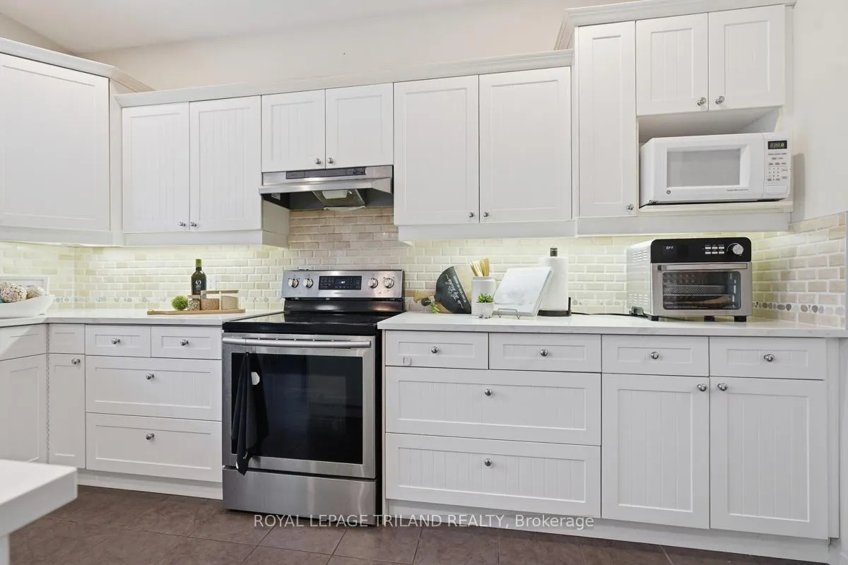 Photo 15 of 512 Sandybrook Drive, London, North B — HOMEH