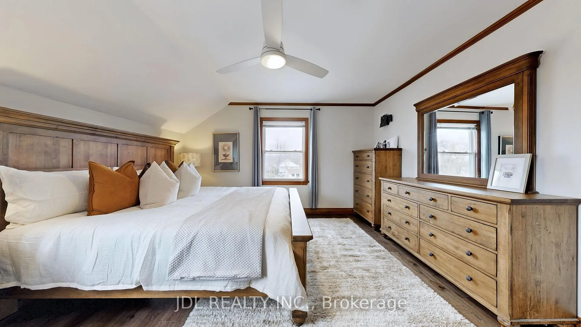 Photo 25 of 11 Red Robin Road, Georgina, Historic Lakeshore Communities — HOMEH