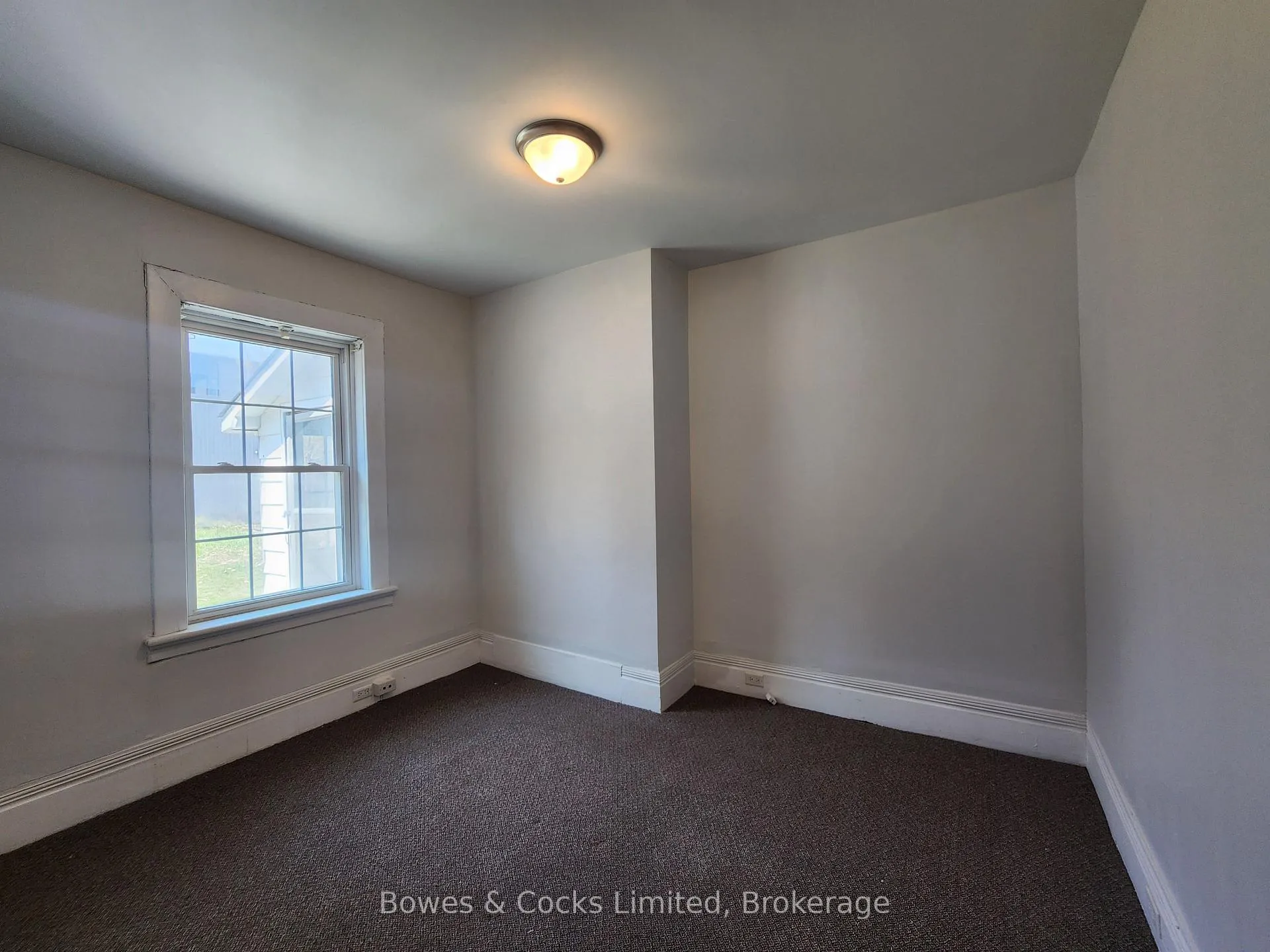 Photo 3 of 124 Maple Avenue, Dysart et al, Dysart — HOMEH
