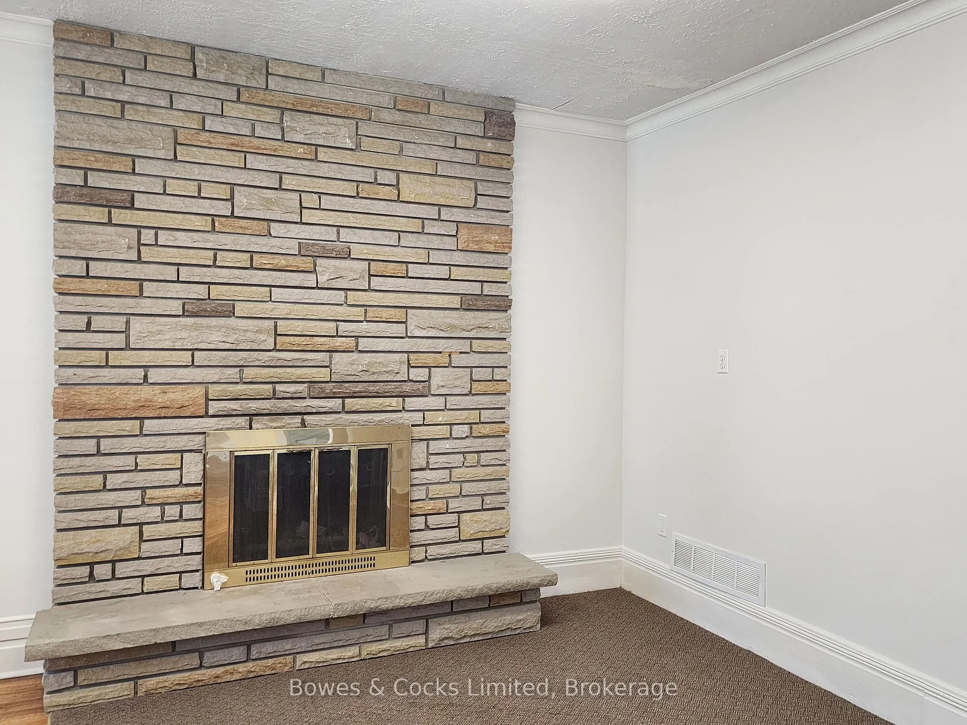 Photo 8 of 124 Maple Avenue, Dysart et al, Dysart — HOMEH