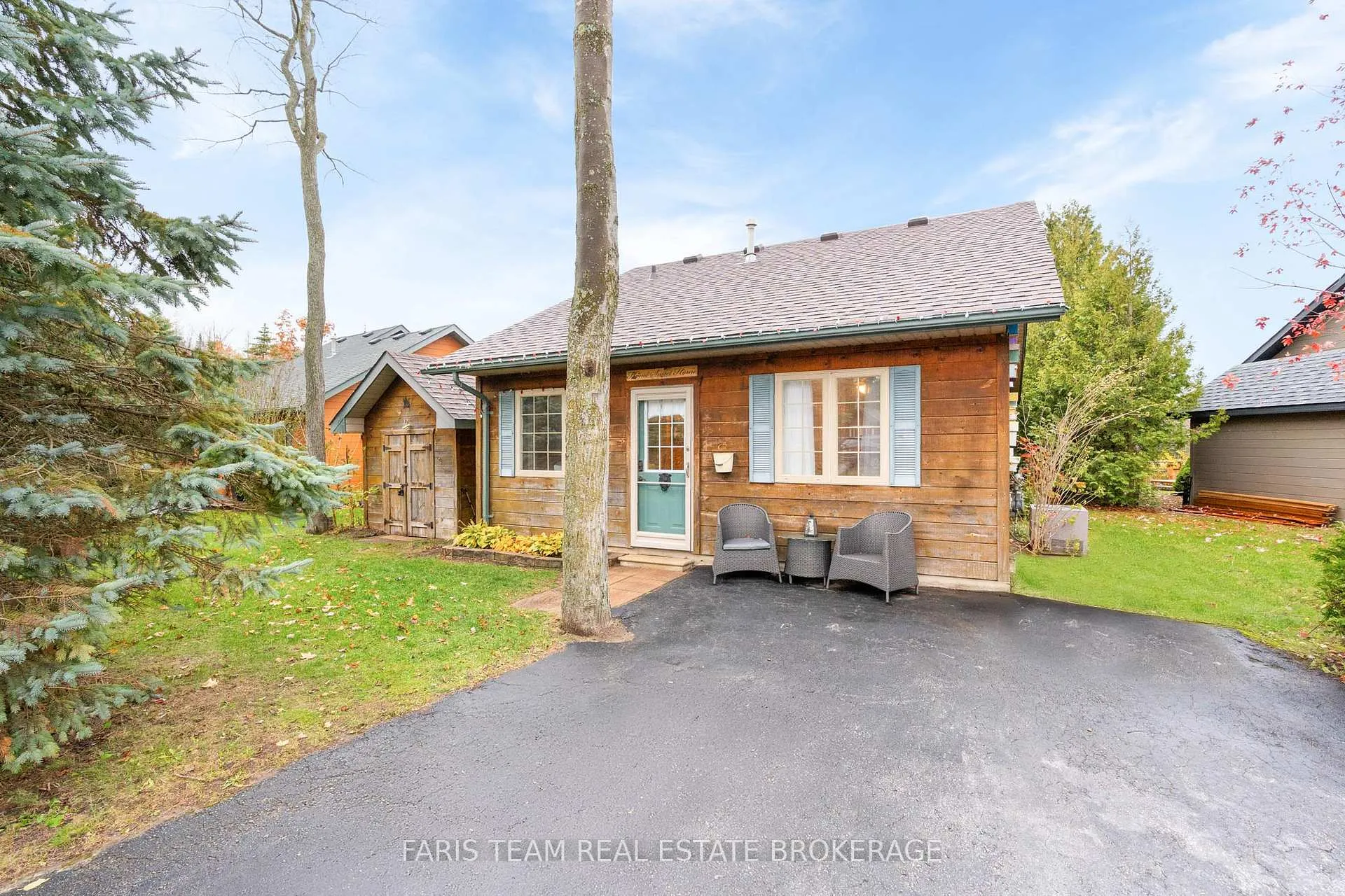 Photo 1 of 12 Cabin Crescent, Wasaga Beach — HOMEH