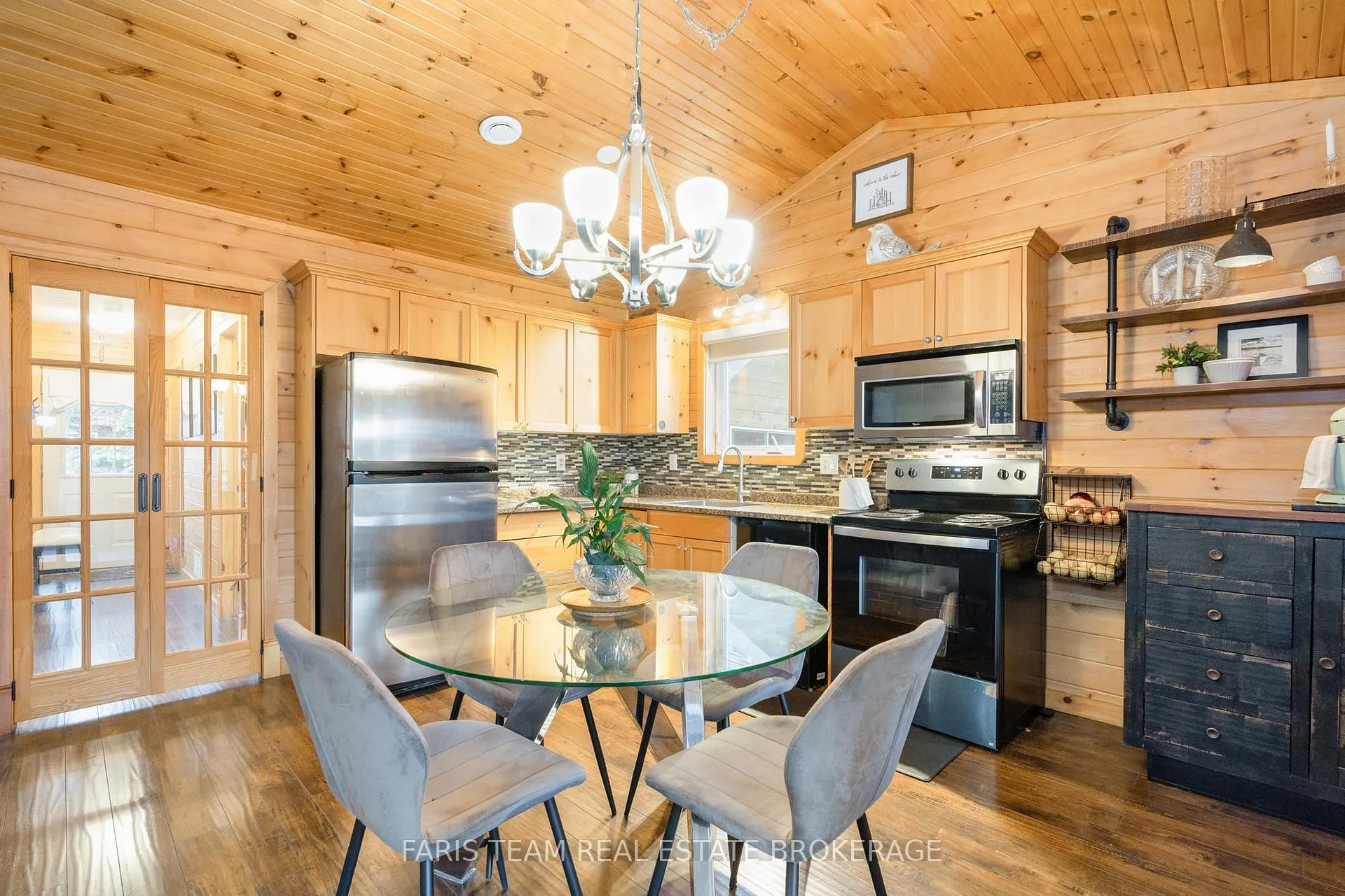 Photo 6 of 12 Cabin Crescent, Wasaga Beach — HOMEH
