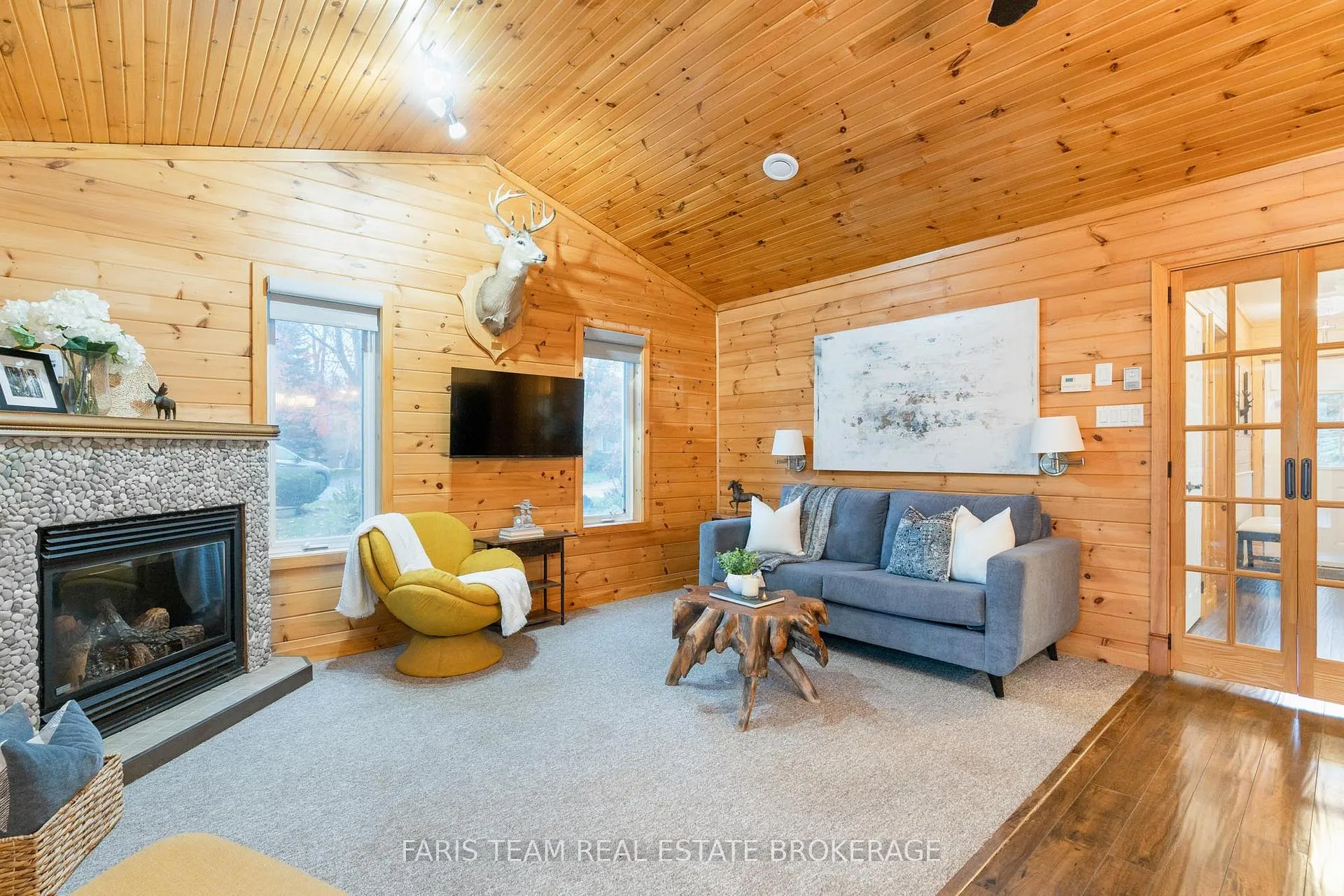 Photo 12 of 12 Cabin Crescent, Wasaga Beach — HOMEH