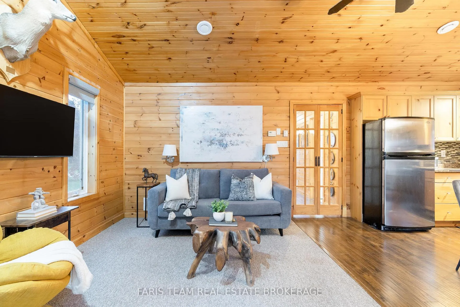Photo 14 of 12 Cabin Crescent, Wasaga Beach — HOMEH