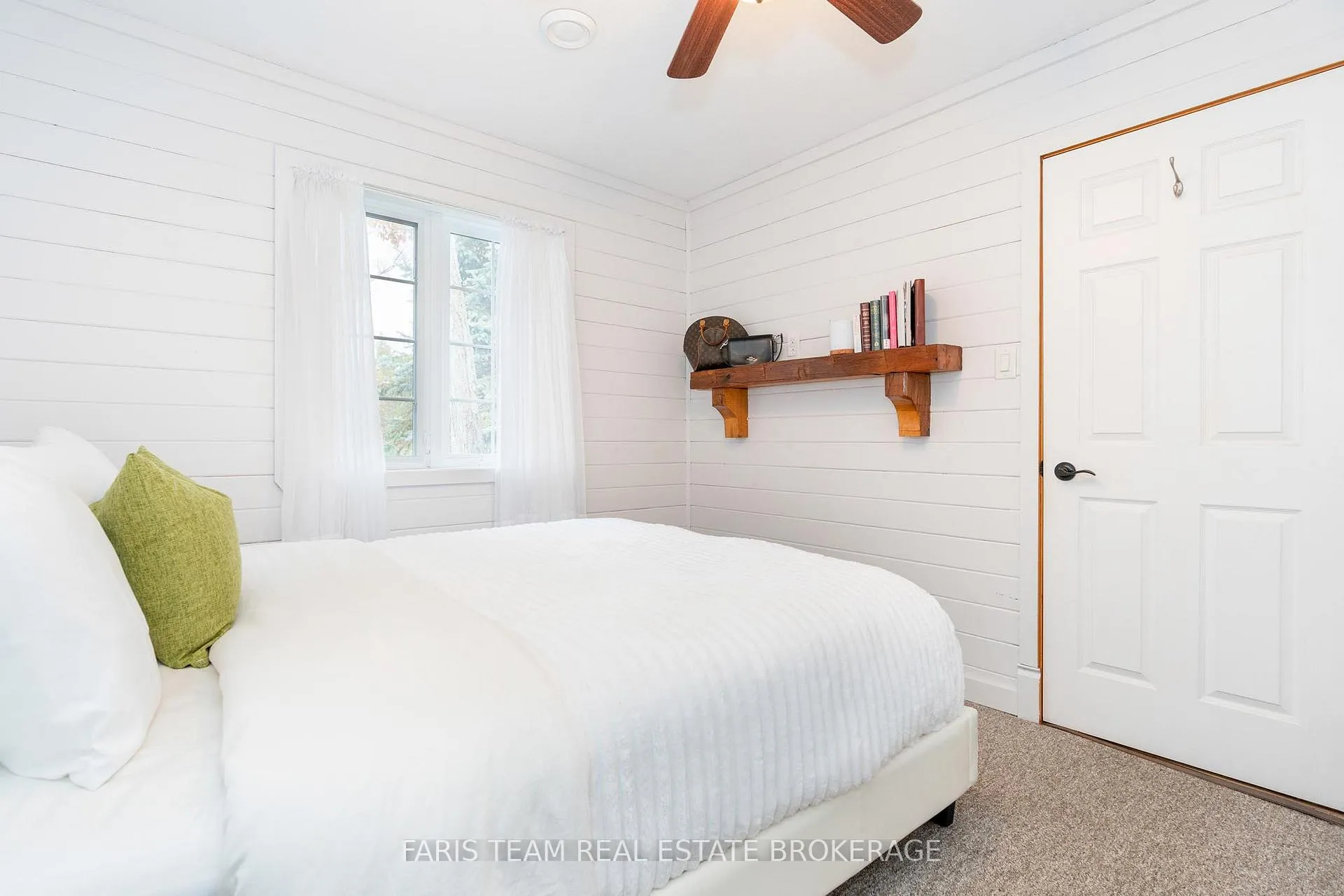 Photo 19 of 12 Cabin Crescent, Wasaga Beach — HOMEH