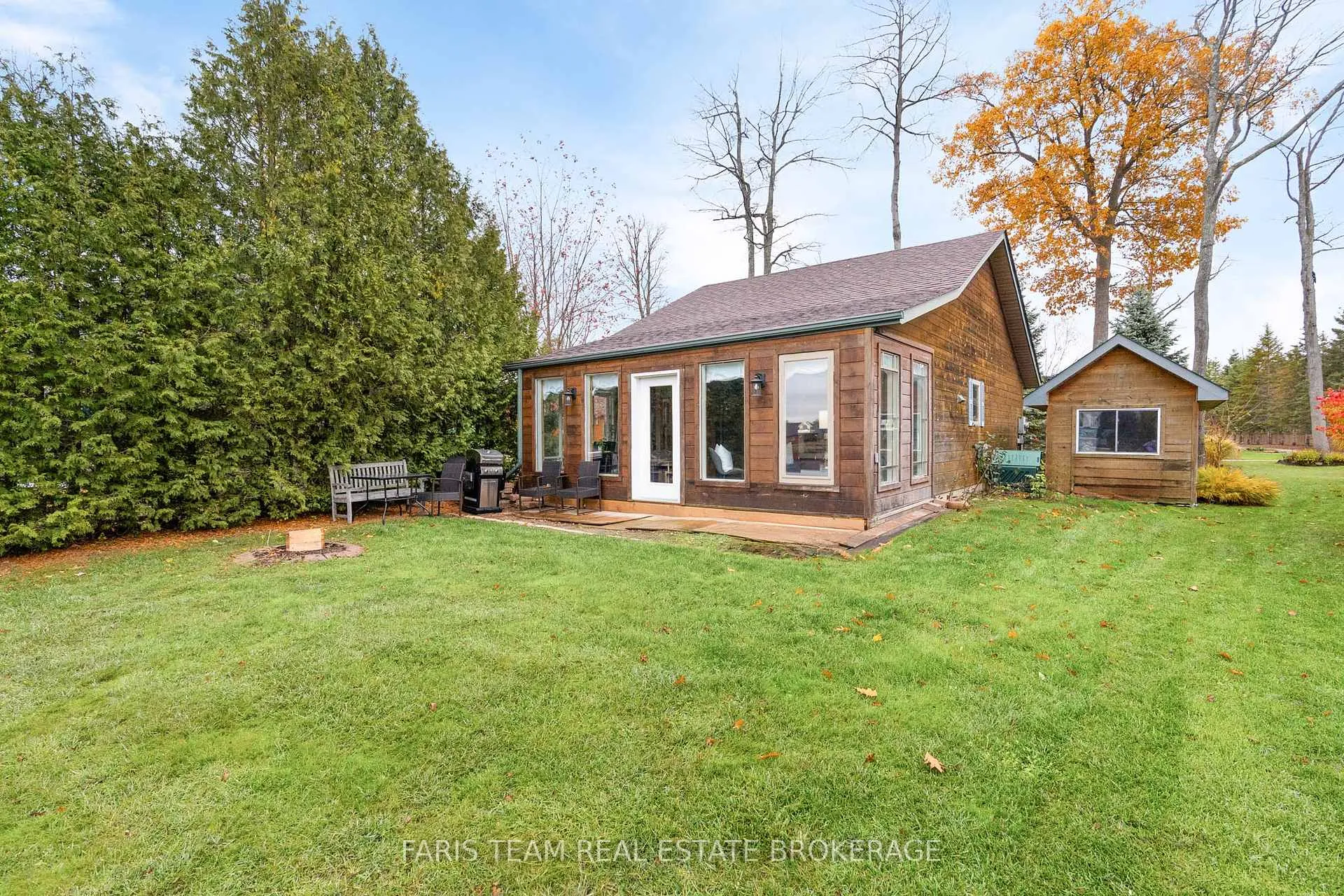 Photo 24 of 12 Cabin Crescent, Wasaga Beach — HOMEH