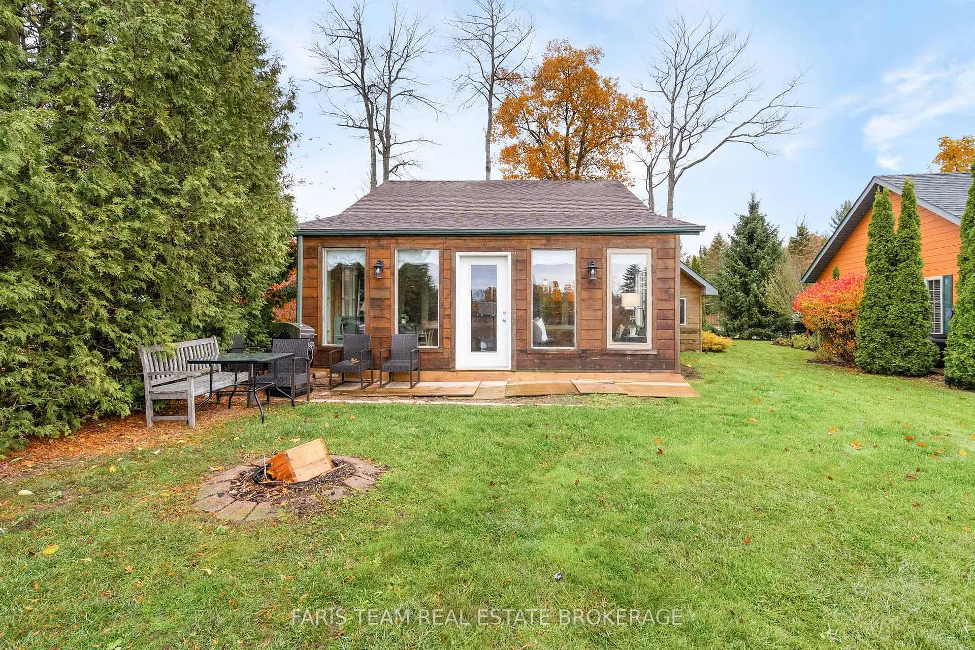 Photo 25 of 12 Cabin Crescent, Wasaga Beach — HOMEH