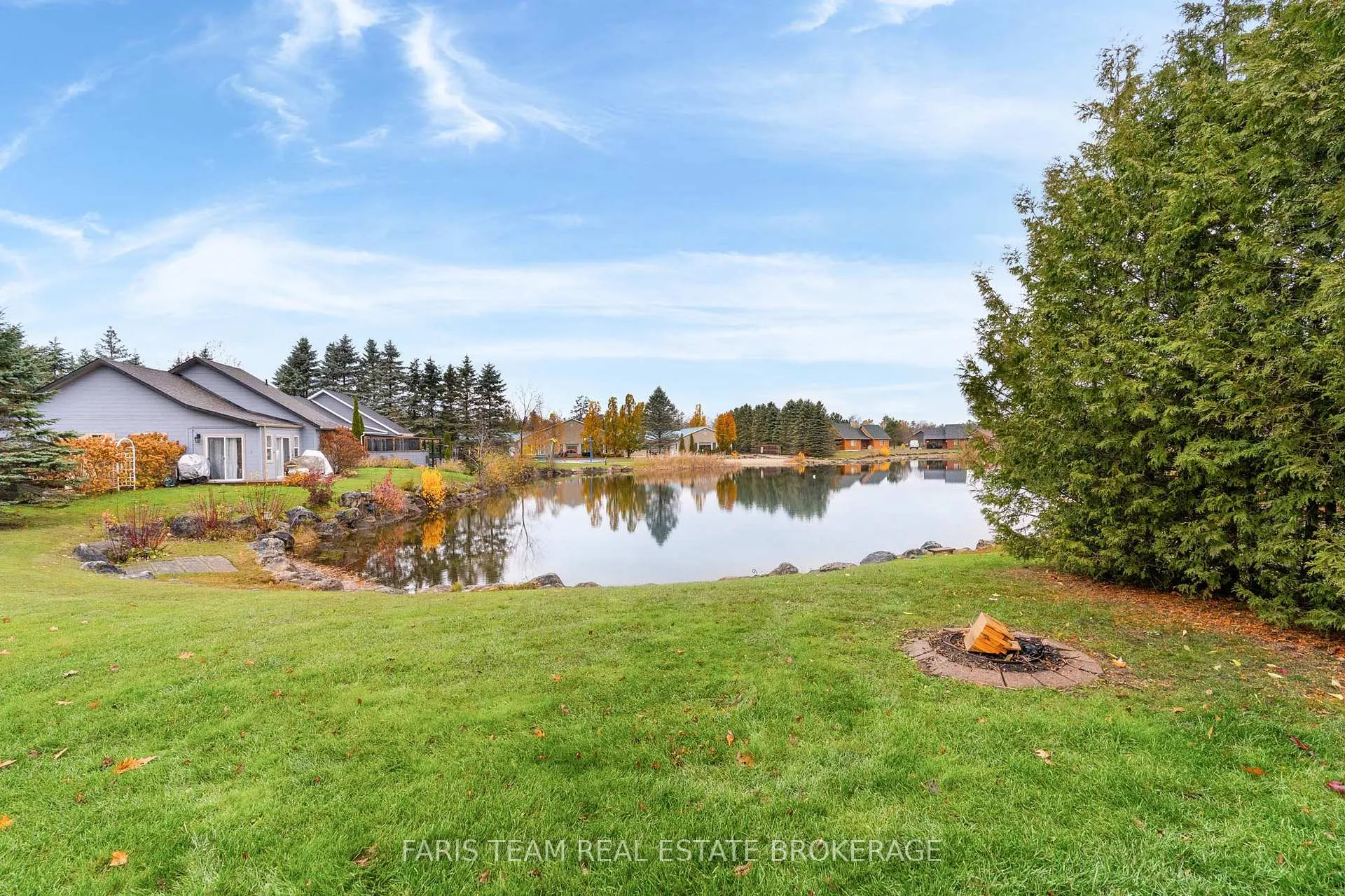 Photo 26 of 12 Cabin Crescent, Wasaga Beach — HOMEH