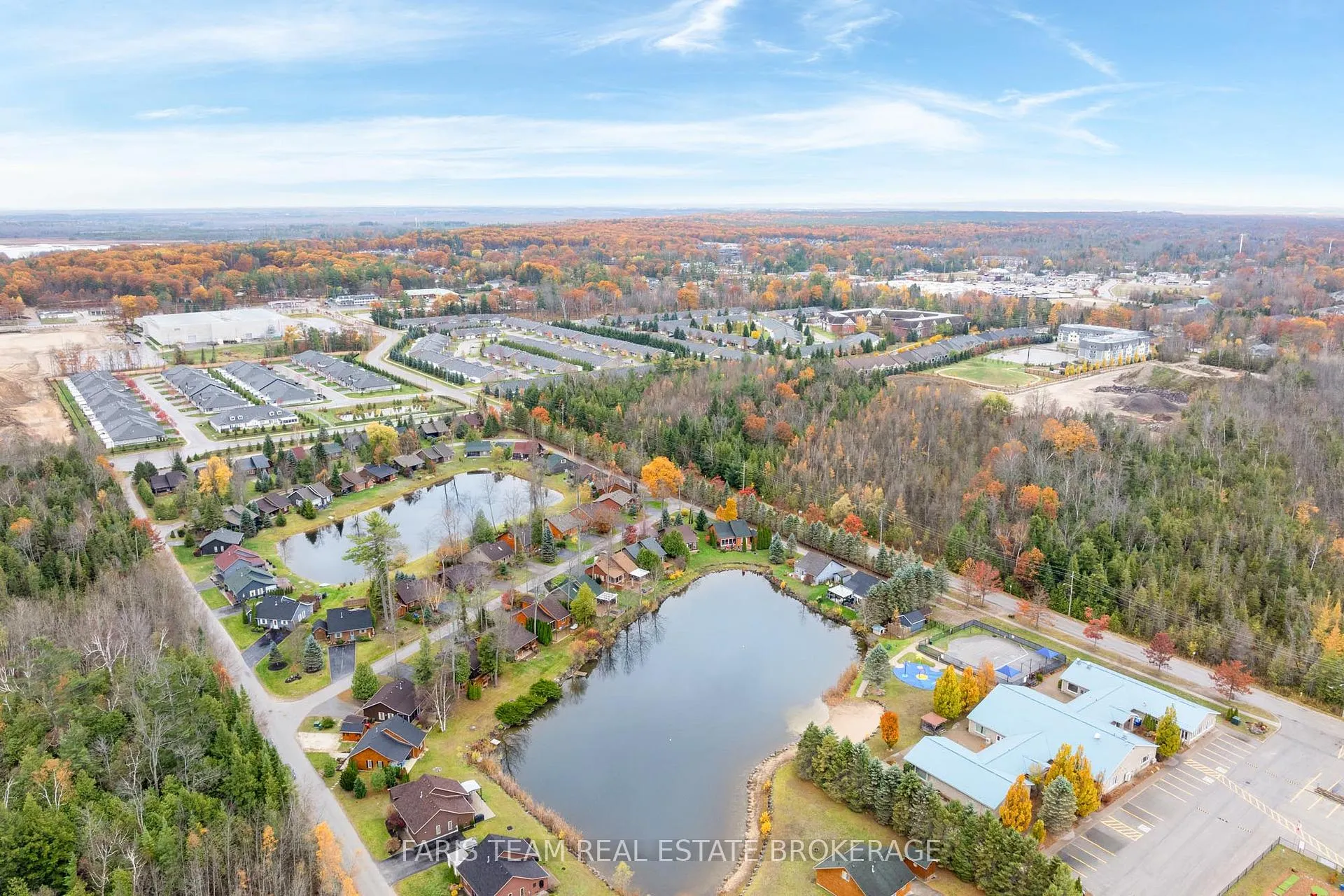 Photo 31 of 12 Cabin Crescent, Wasaga Beach — HOMEH