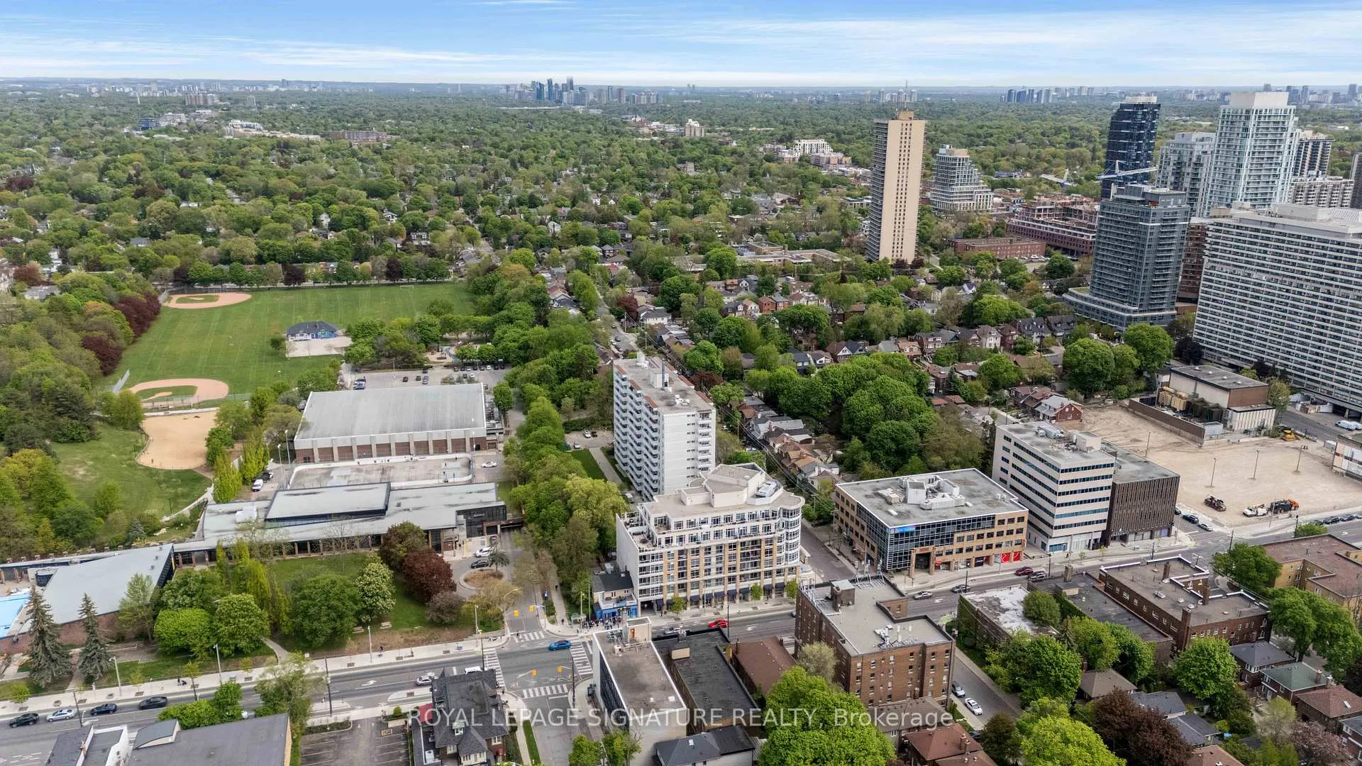 Photo 3 of Unit 307, 2 Edith Drive, Toronto, Yonge-Eglinton — HOMEH