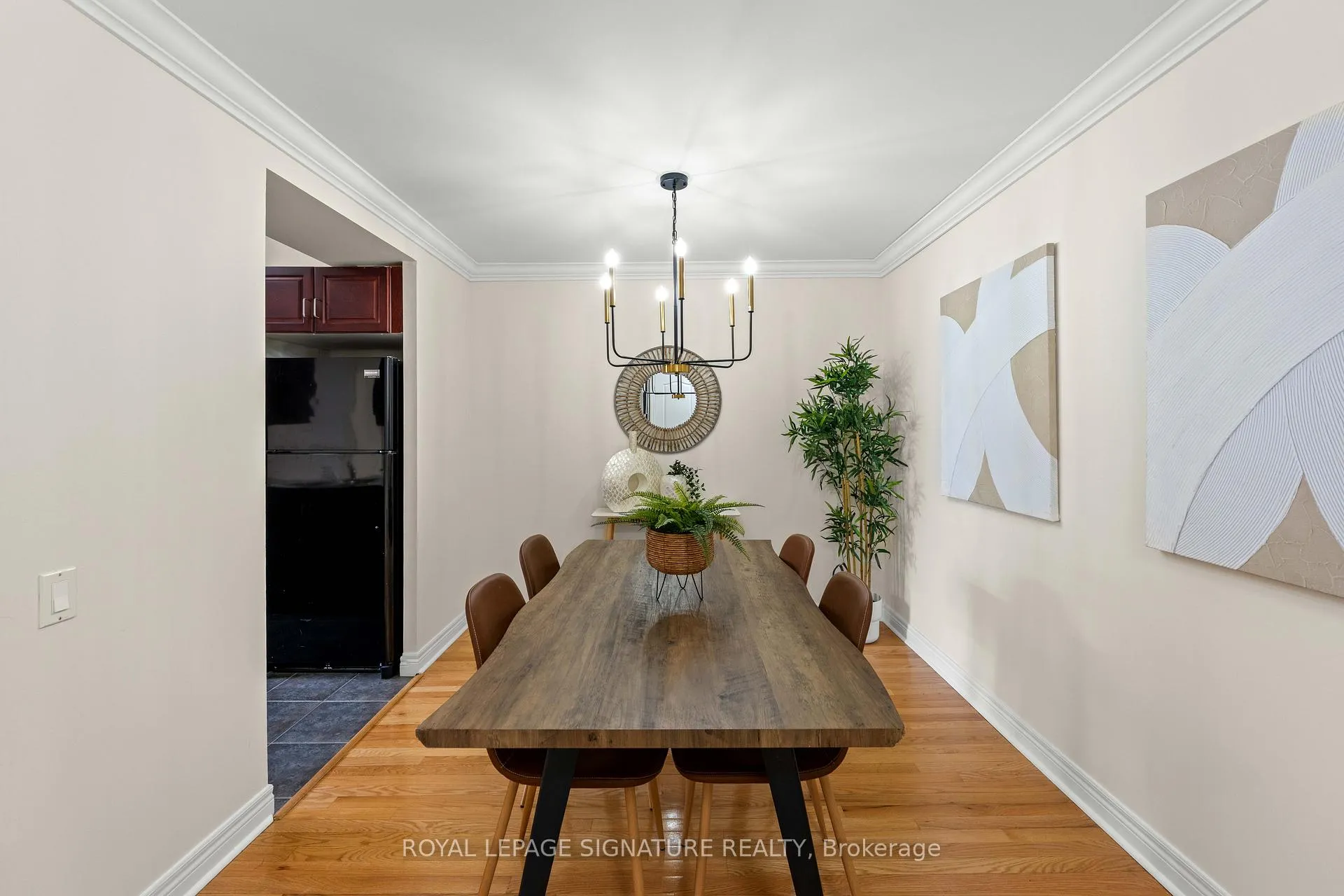 Photo 7 of Unit 307, 2 Edith Drive, Toronto, Yonge-Eglinton — HOMEH