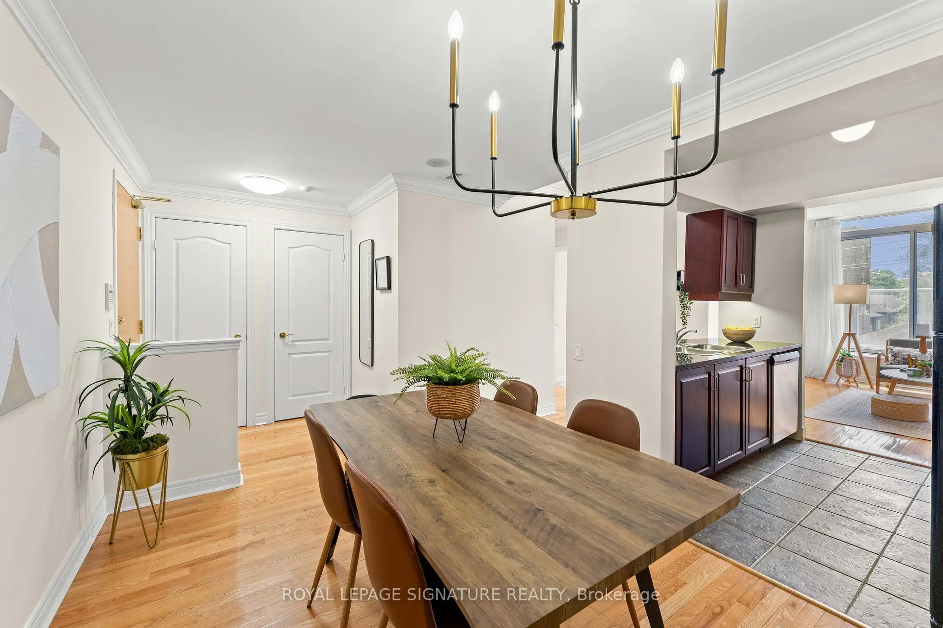 Photo 10 of Unit 307, 2 Edith Drive, Toronto, Yonge-Eglinton — HOMEH