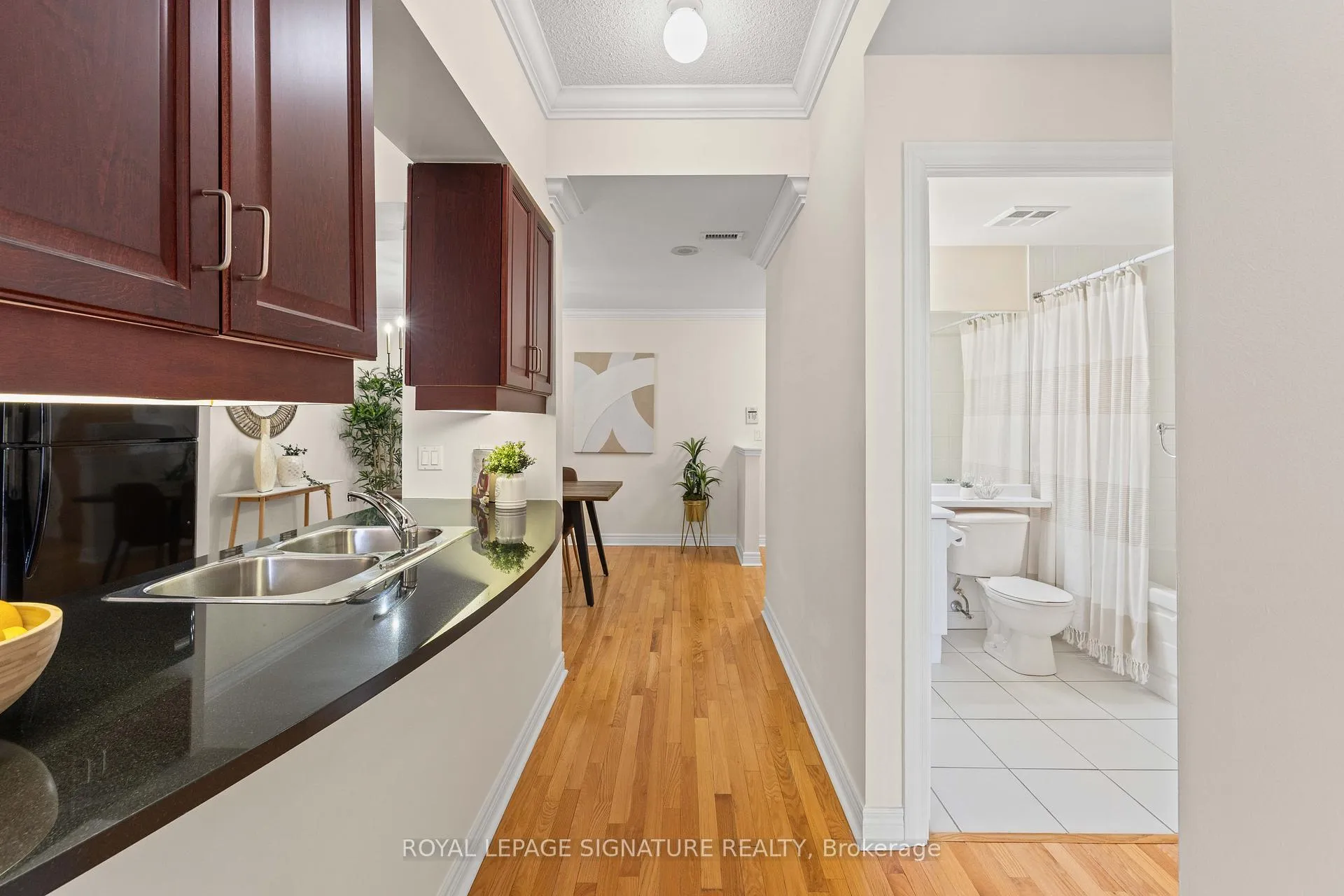 Photo 17 of Unit 307, 2 Edith Drive, Toronto, Yonge-Eglinton — HOMEH
