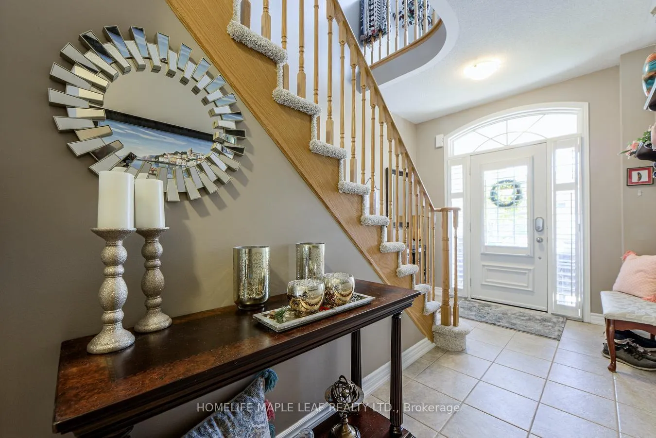 Photo 4 of 65 Cathedral Court, Hamilton, Waterdown — HOMEH