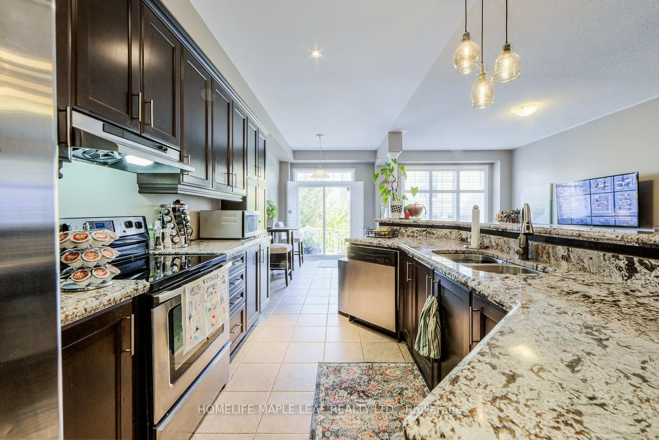 Photo 9 of 65 Cathedral Court, Hamilton, Waterdown — HOMEH