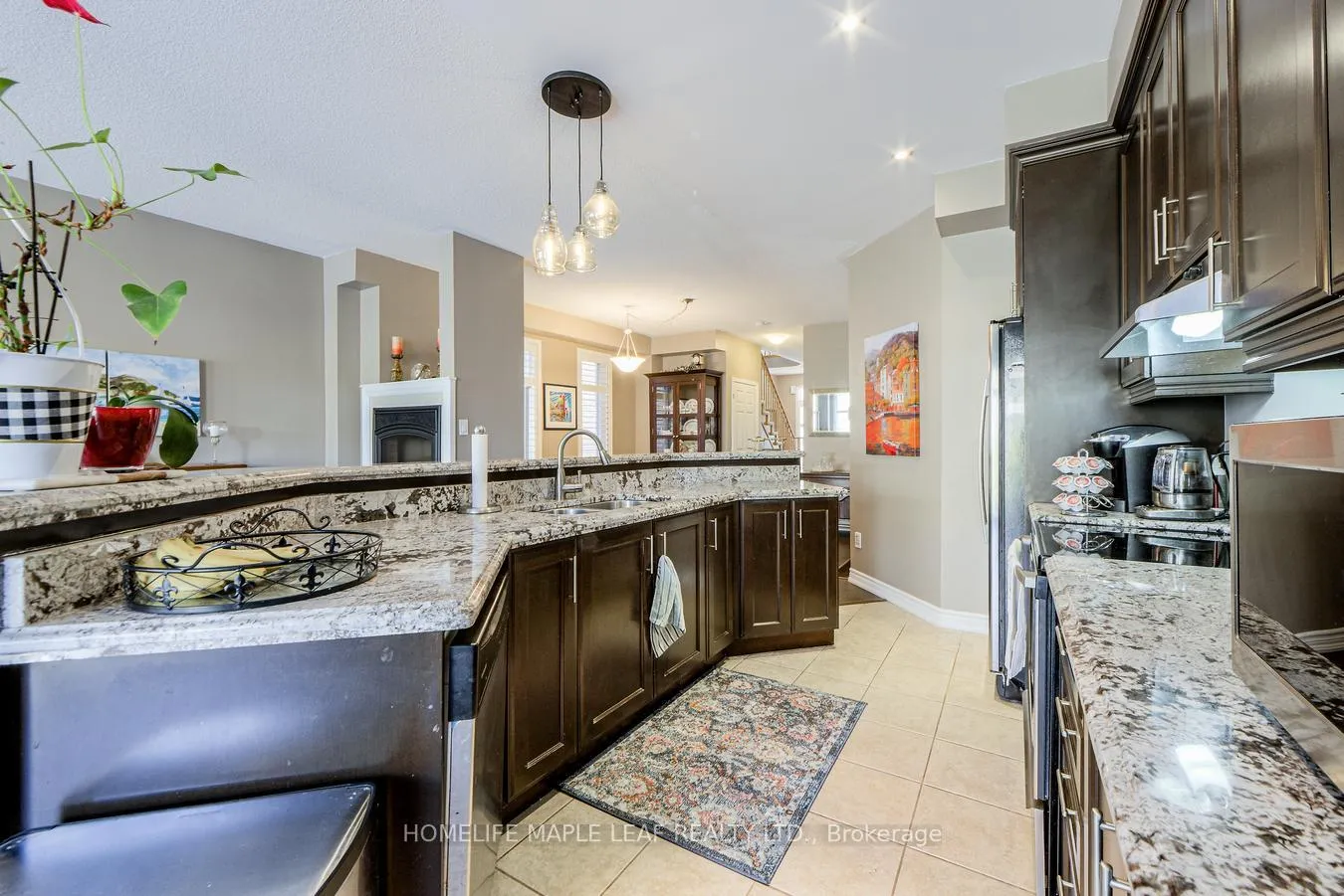 Photo 10 of 65 Cathedral Court, Hamilton, Waterdown — HOMEH