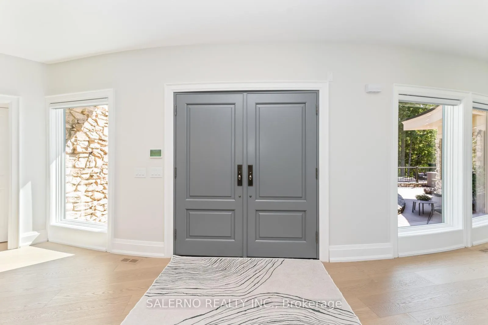 Photo 5 of 290 Kingscross Drive, King, King City — HOMEH