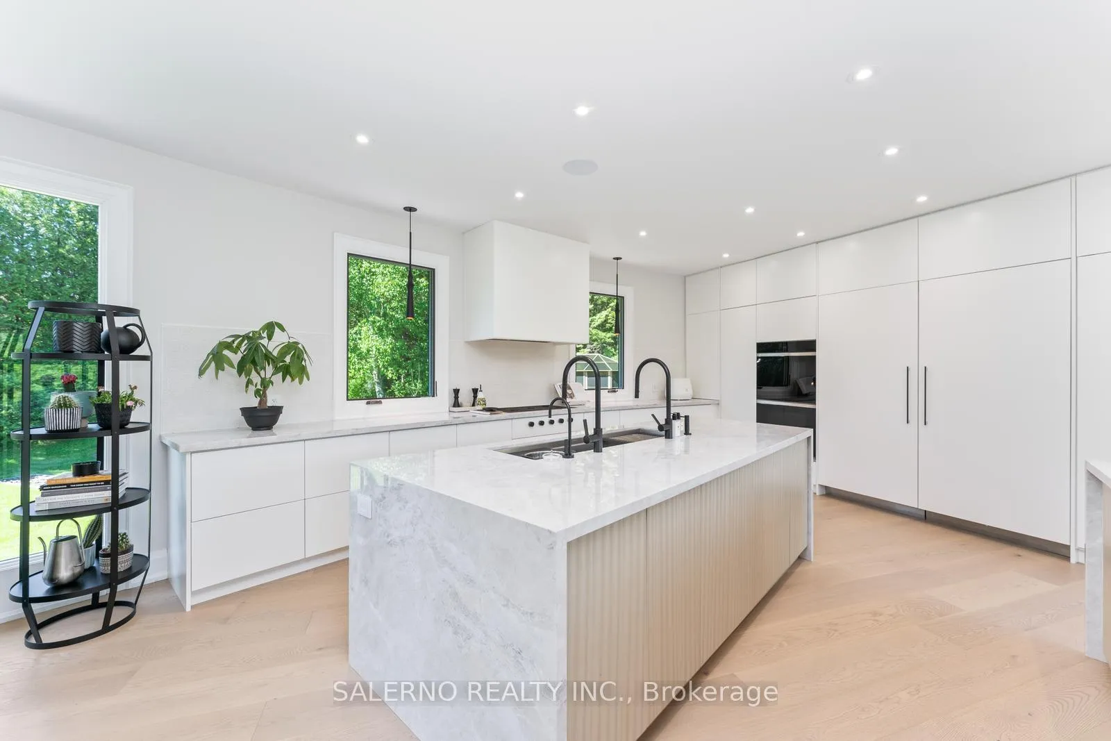 Photo 9 of 290 Kingscross Drive, King, King City — HOMEH