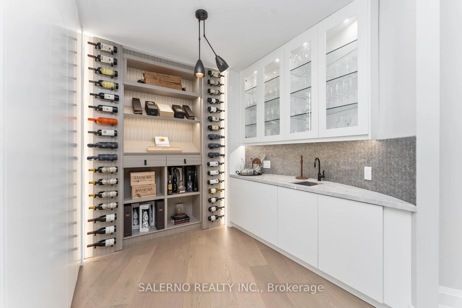 Photo 13 of 290 Kingscross Drive, King, King City — HOMEH