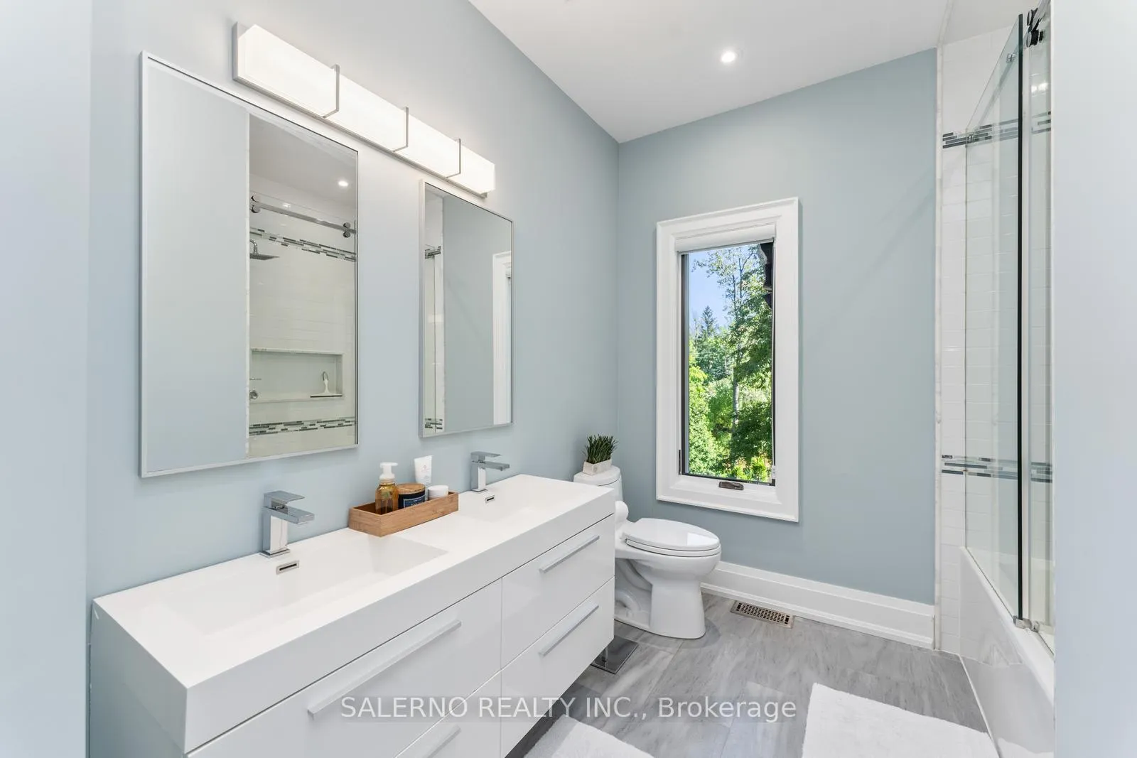 Photo 21 of 290 Kingscross Drive, King, King City — HOMEH