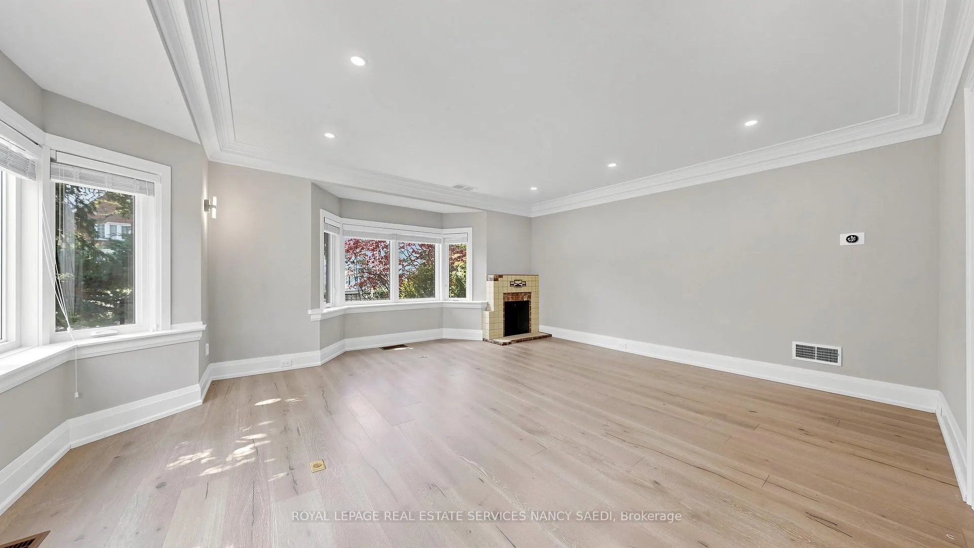 Photo 8 of 3 Oakwood Place, Hamilton, Westdale — HOMEH