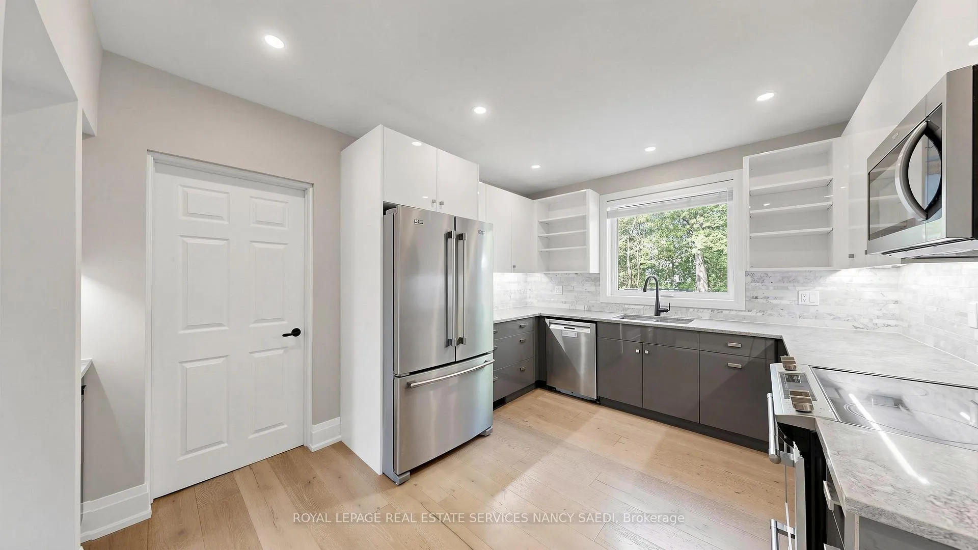 Photo 10 of 3 Oakwood Place, Hamilton, Westdale — HOMEH