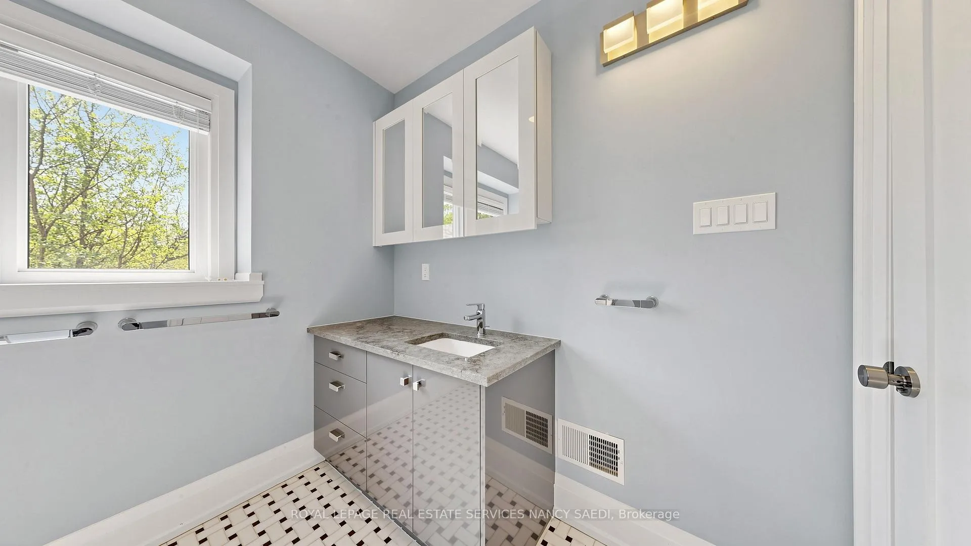 Photo 17 of 3 Oakwood Place, Hamilton, Westdale — HOMEH