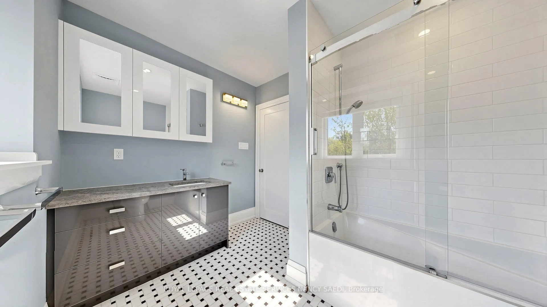 Photo 19 of 3 Oakwood Place, Hamilton, Westdale — HOMEH