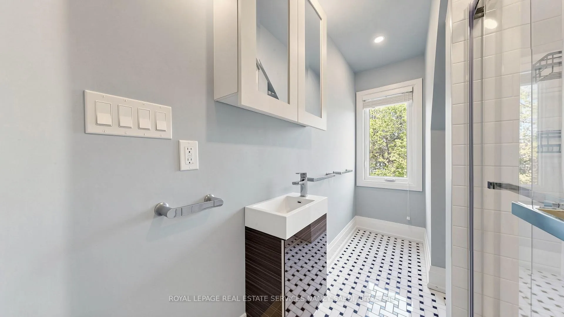 Photo 21 of 3 Oakwood Place, Hamilton, Westdale — HOMEH