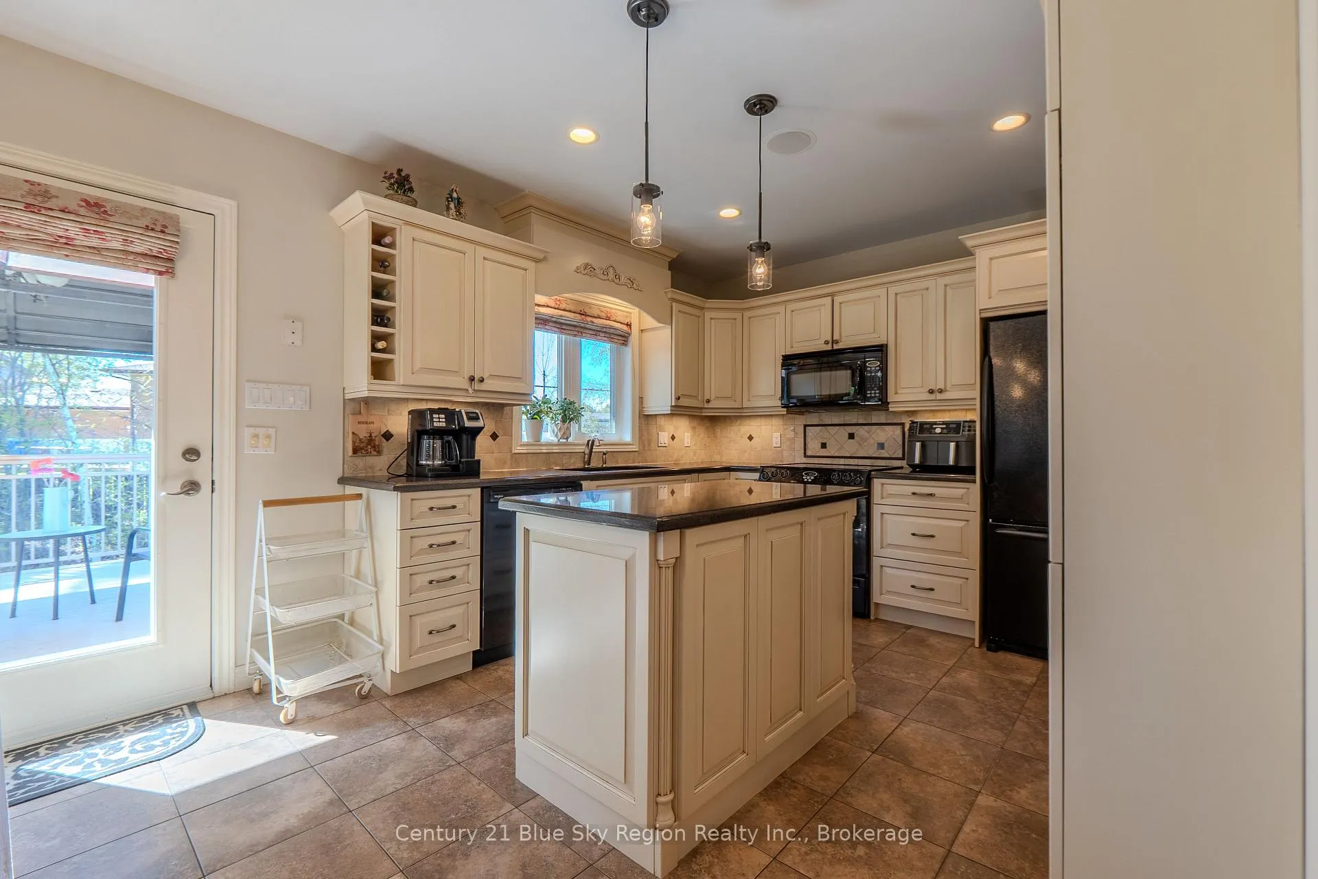 Photo 10 of 10 Linden Lane, North Bay, Widdifield — HOMEH