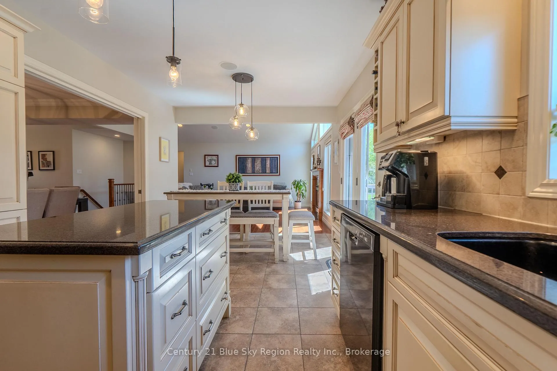 Photo 13 of 10 Linden Lane, North Bay, Widdifield — HOMEH