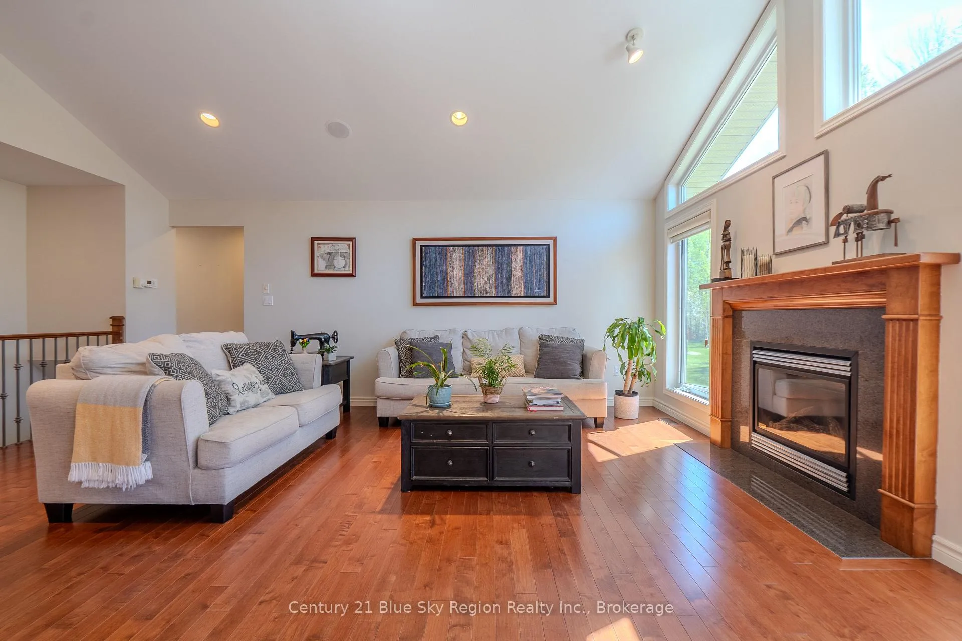 Photo 19 of 10 Linden Lane, North Bay, Widdifield — HOMEH