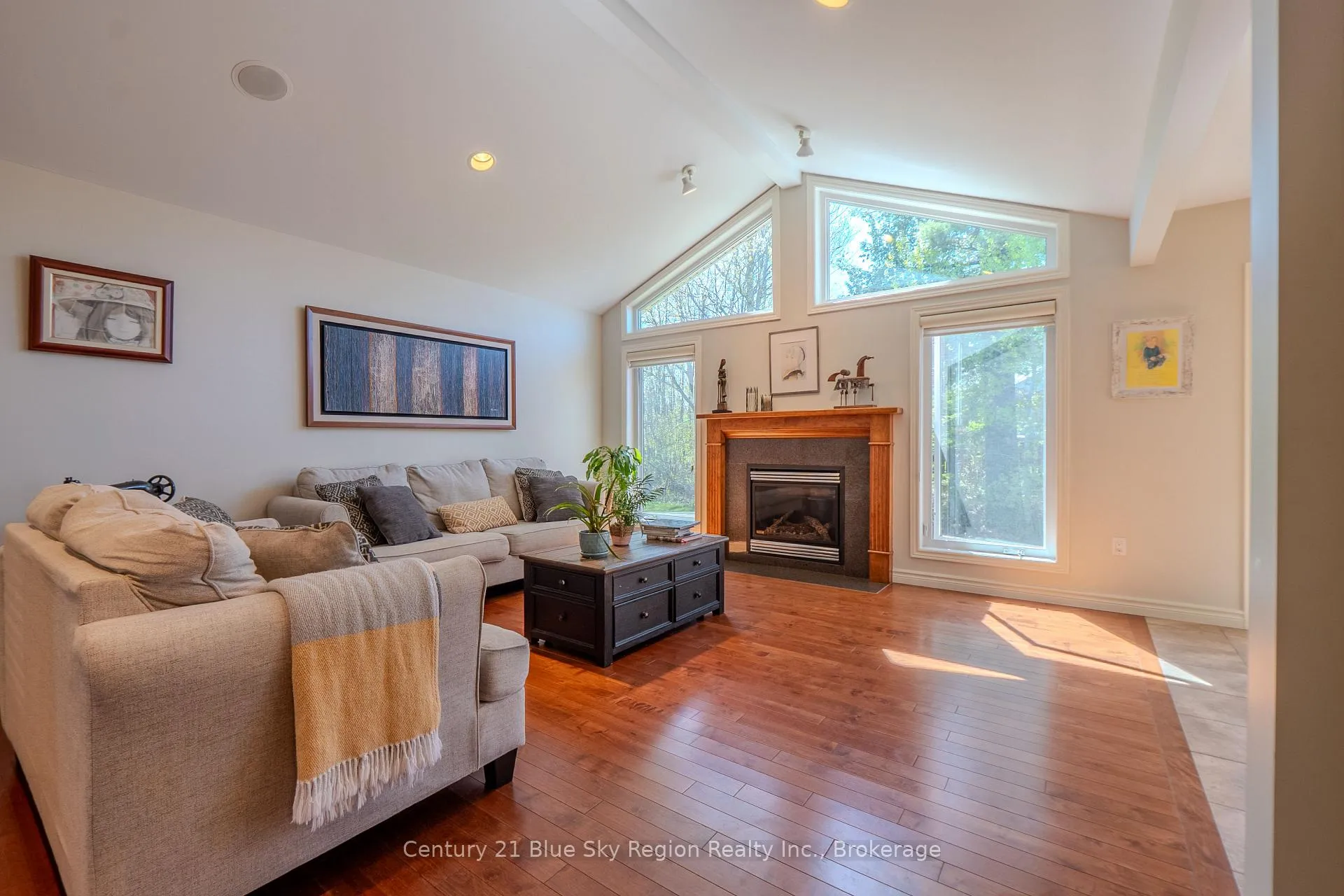 Photo 20 of 10 Linden Lane, North Bay, Widdifield — HOMEH