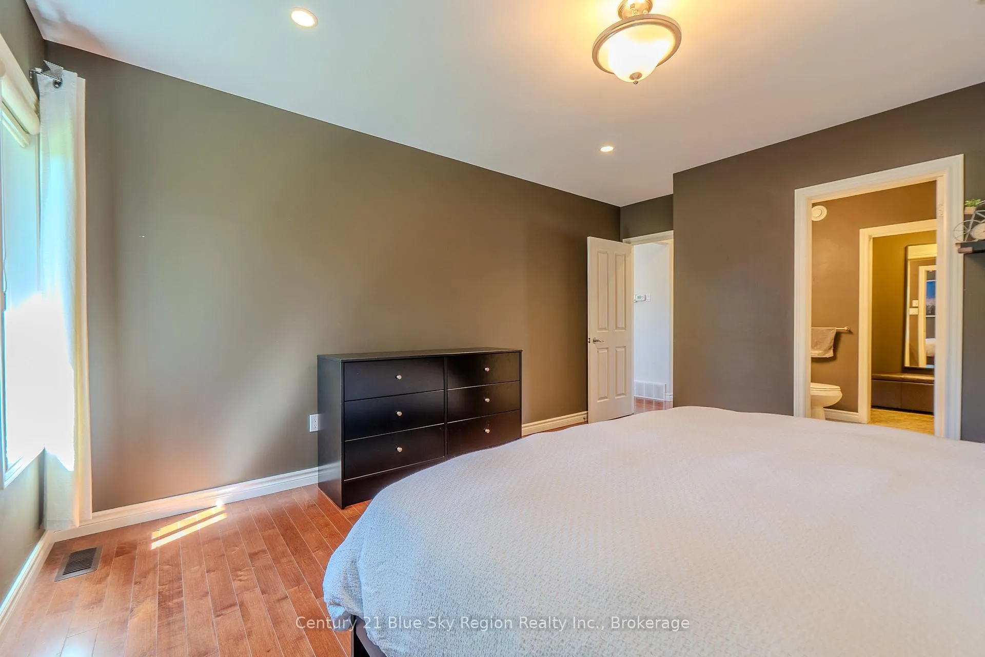 Photo 26 of 10 Linden Lane, North Bay, Widdifield — HOMEH