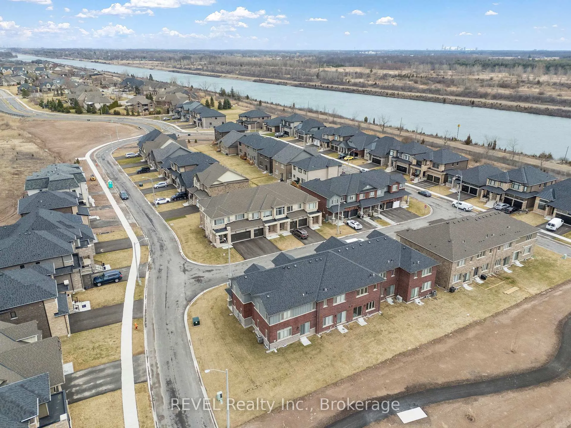 Photo 7 of 27 Admiral Road, Welland, Hwy 406/Welland — HOMEH