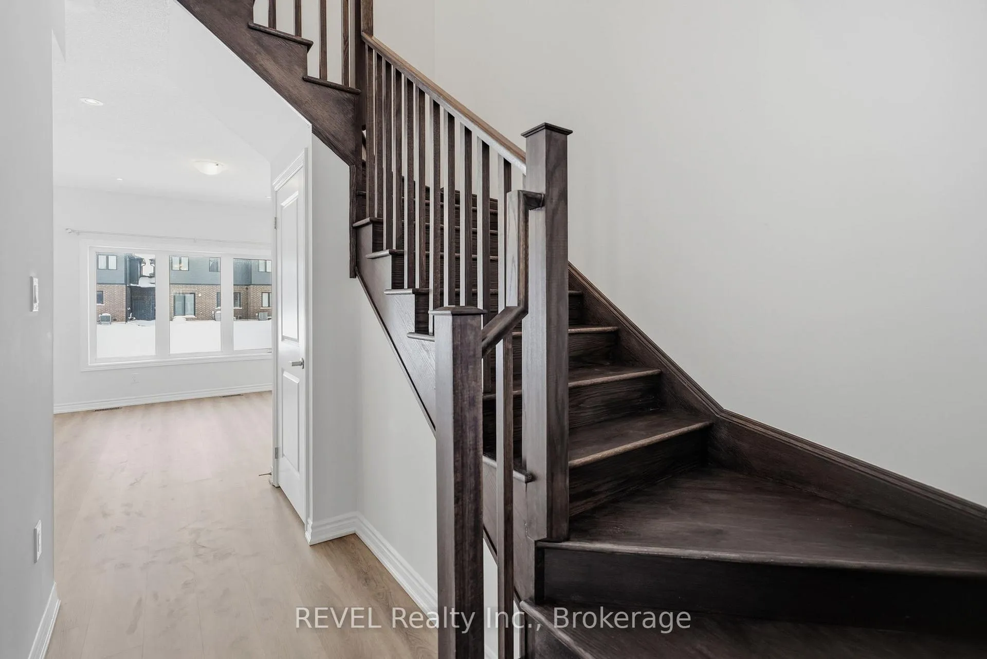 Photo 13 of 27 Admiral Road, Welland, Hwy 406/Welland — HOMEH