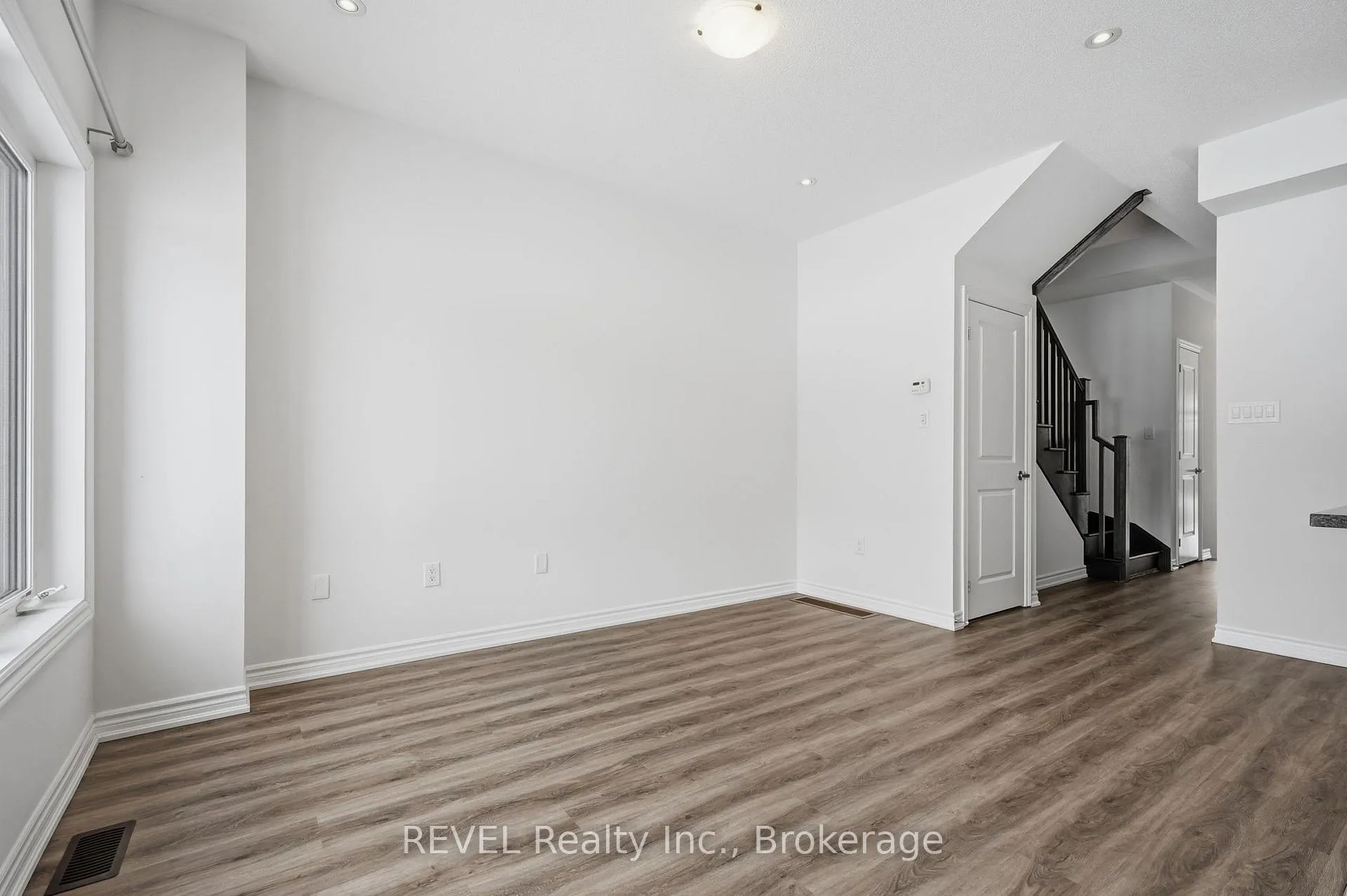 Photo 18 of 27 Admiral Road, Welland, Hwy 406/Welland — HOMEH