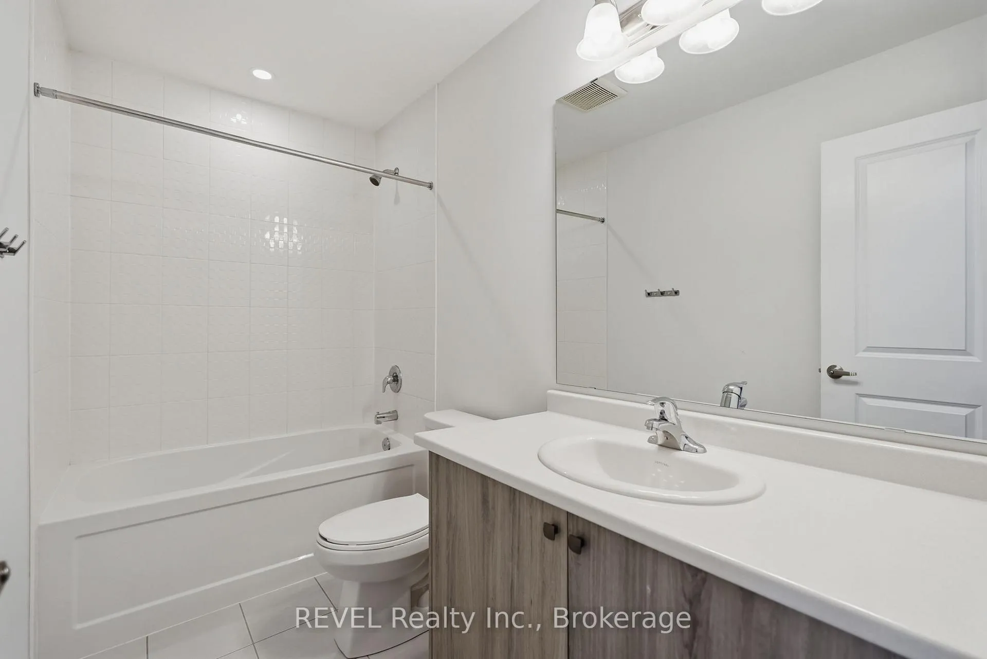 Photo 26 of 27 Admiral Road, Welland, Hwy 406/Welland — HOMEH