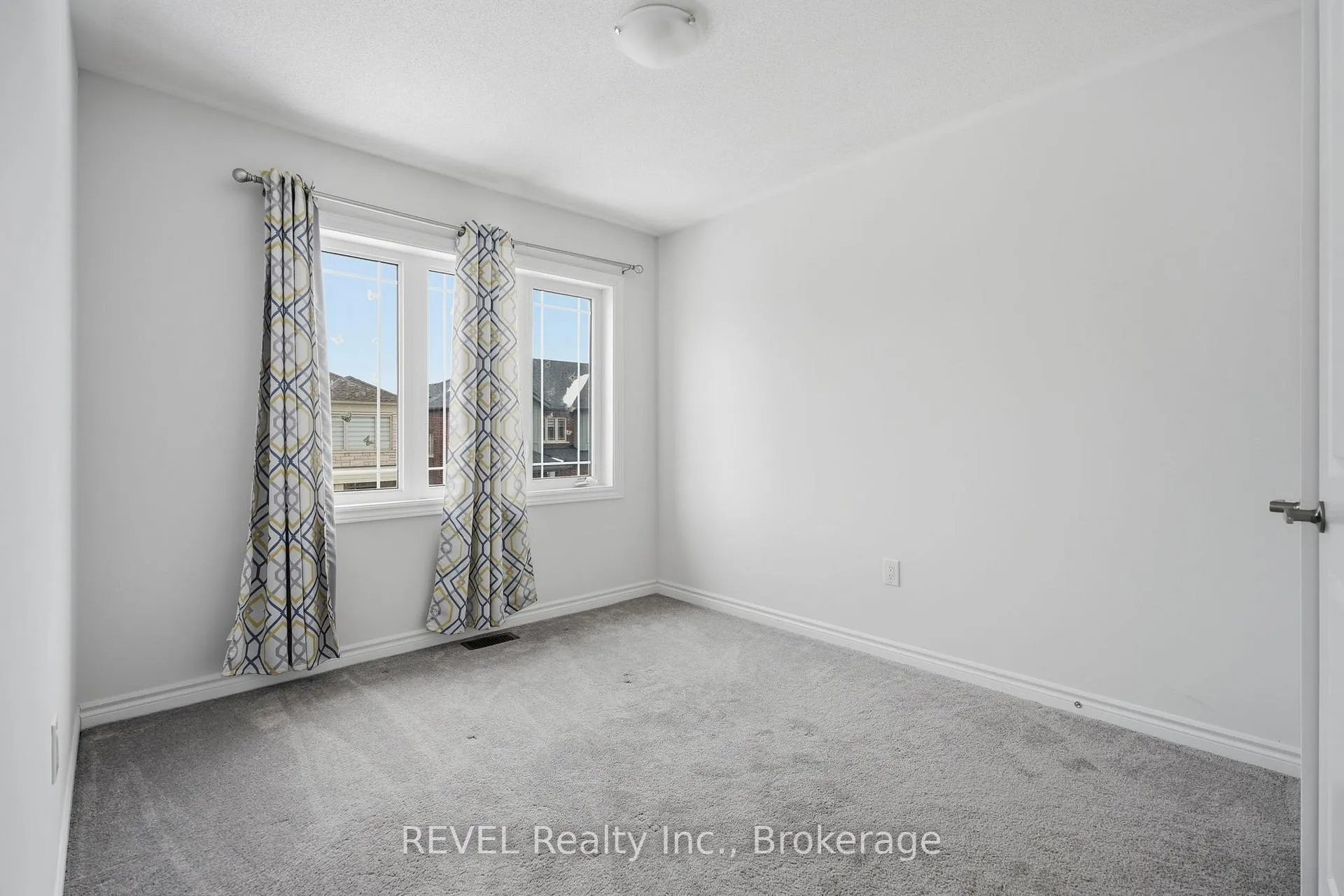 Photo 27 of 27 Admiral Road, Welland, Hwy 406/Welland — HOMEH