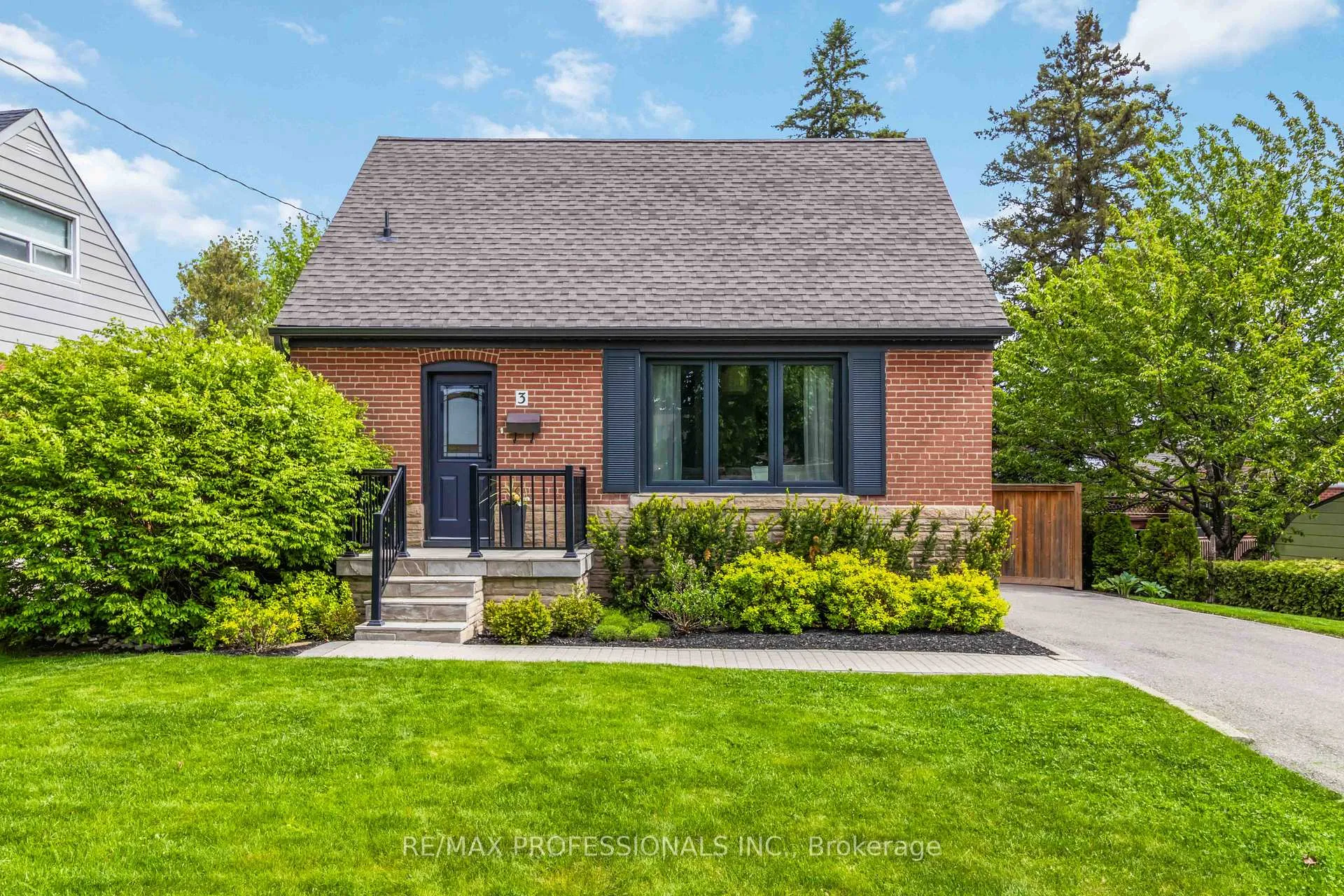 Photo 1 of 3 Snaresbrook Drive, Etobicoke, Rexdale-Kipling — HOMEH