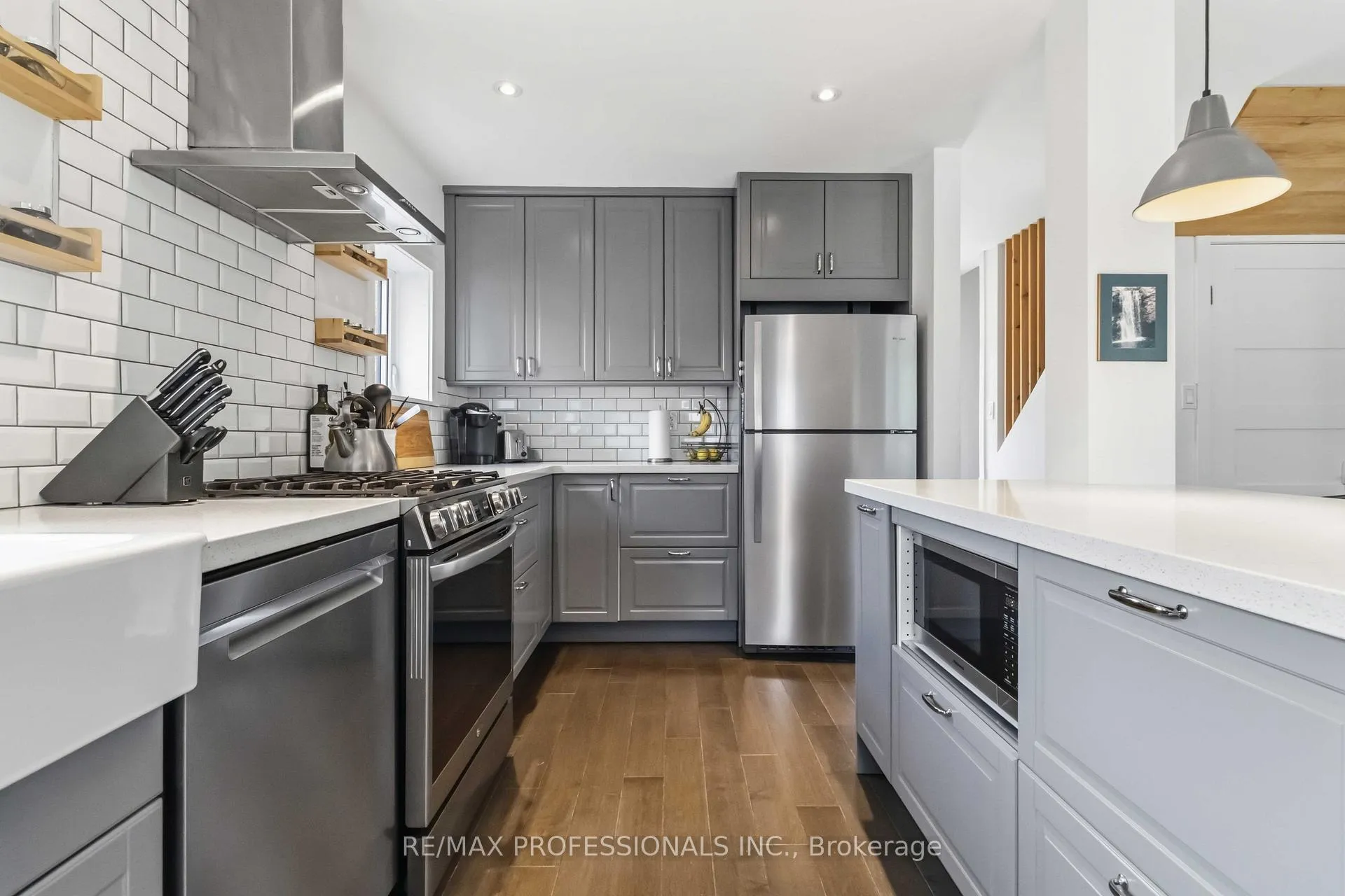 Photo 4 of 3 Snaresbrook Drive, Etobicoke, Rexdale-Kipling — HOMEH