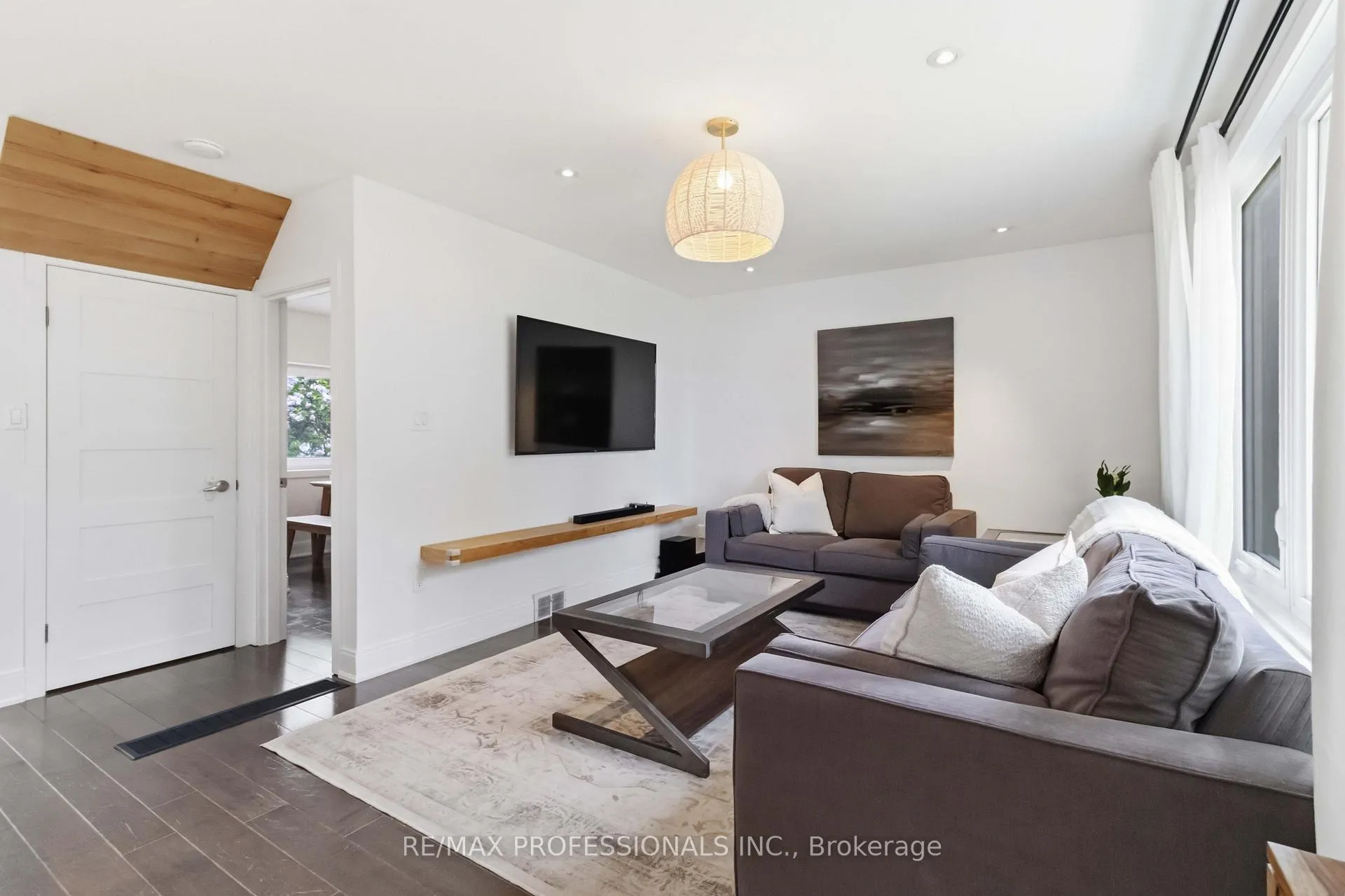 Photo 8 of 3 Snaresbrook Drive, Etobicoke, Rexdale-Kipling — HOMEH