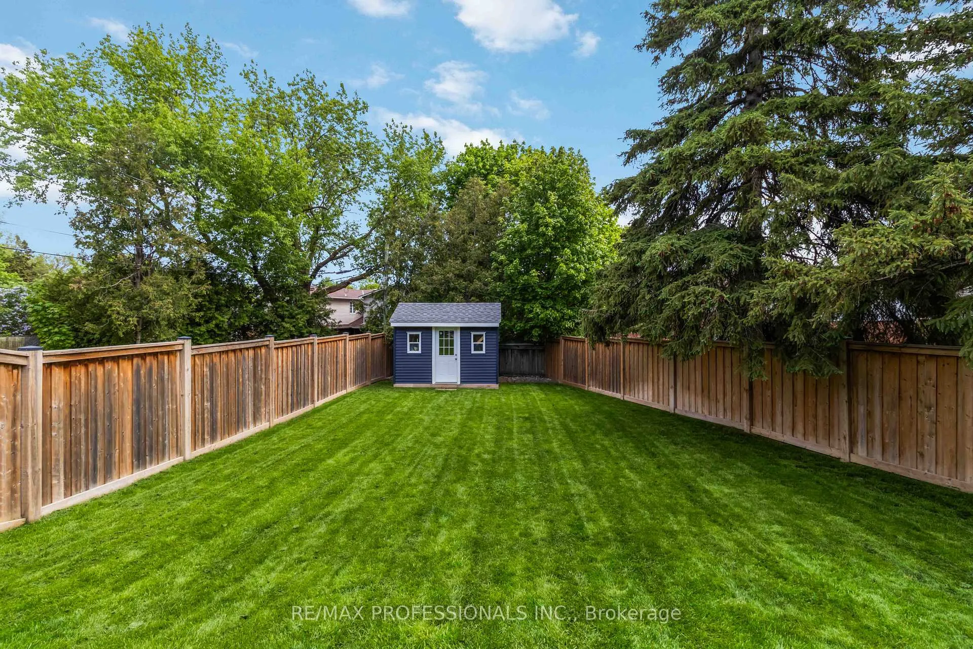 Photo 23 of 3 Snaresbrook Drive, Etobicoke, Rexdale-Kipling — HOMEH