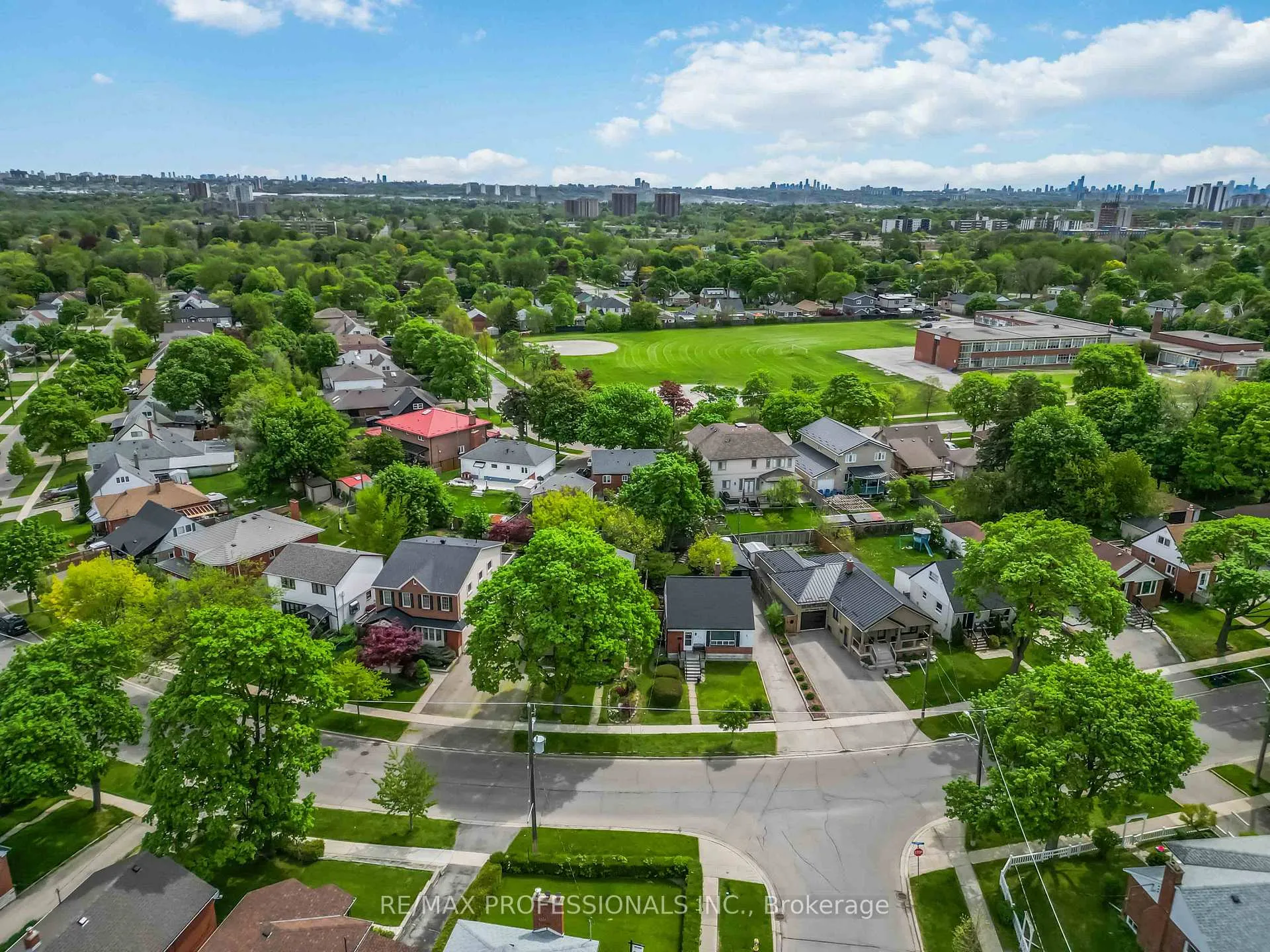 Photo 26 of 3 Snaresbrook Drive, Etobicoke, Rexdale-Kipling — HOMEH