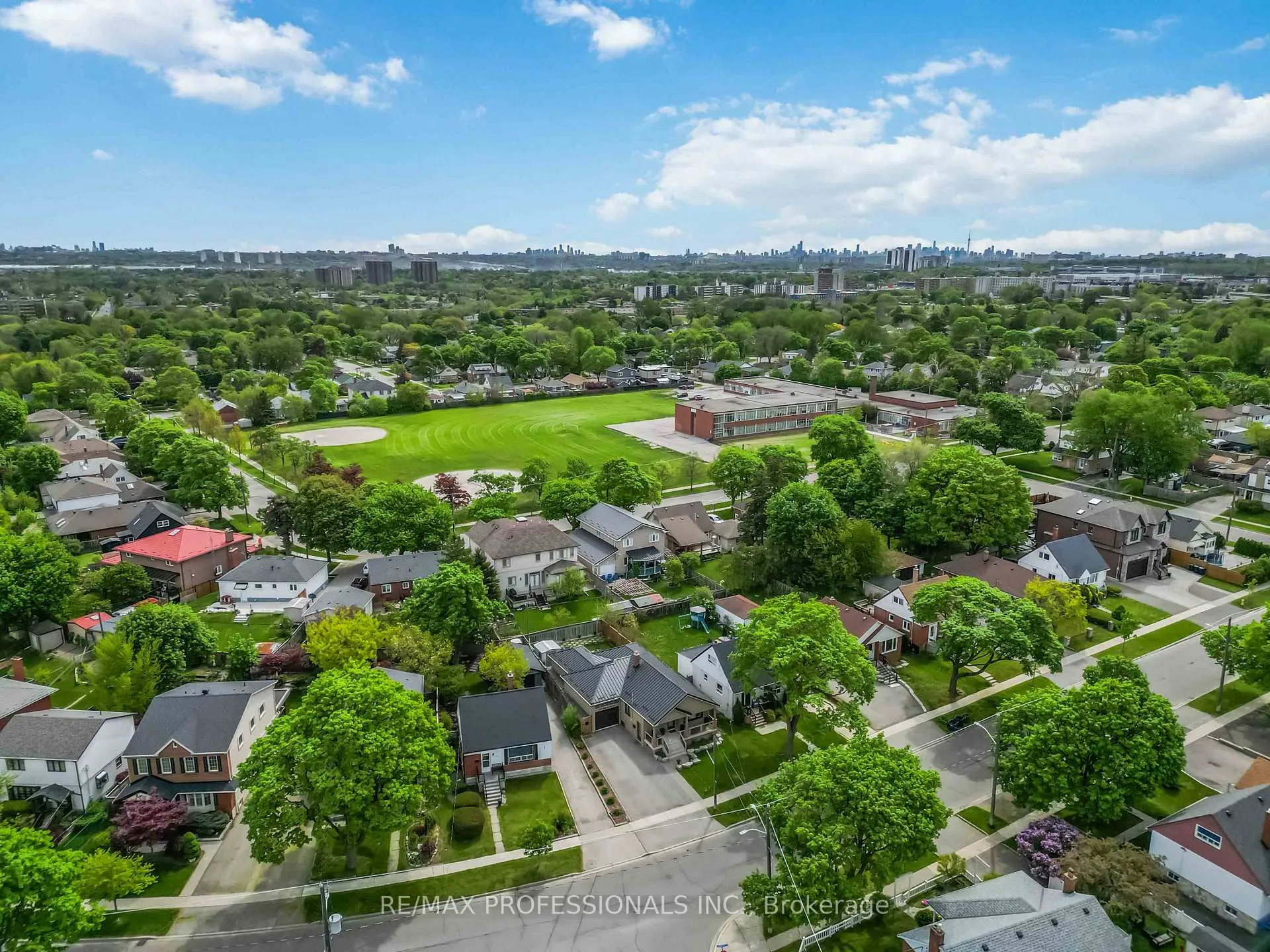 Photo 27 of 3 Snaresbrook Drive, Etobicoke, Rexdale-Kipling — HOMEH