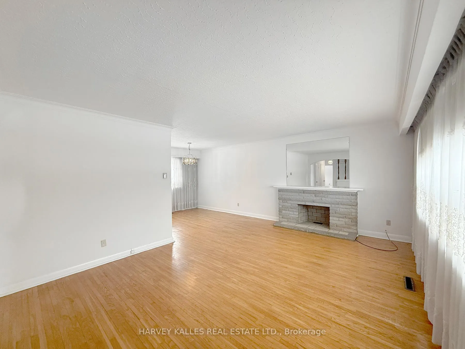 Photo 2 of 214 Dixon Road, Etobicoke, Kingsview Village-The Westway — HOMEH